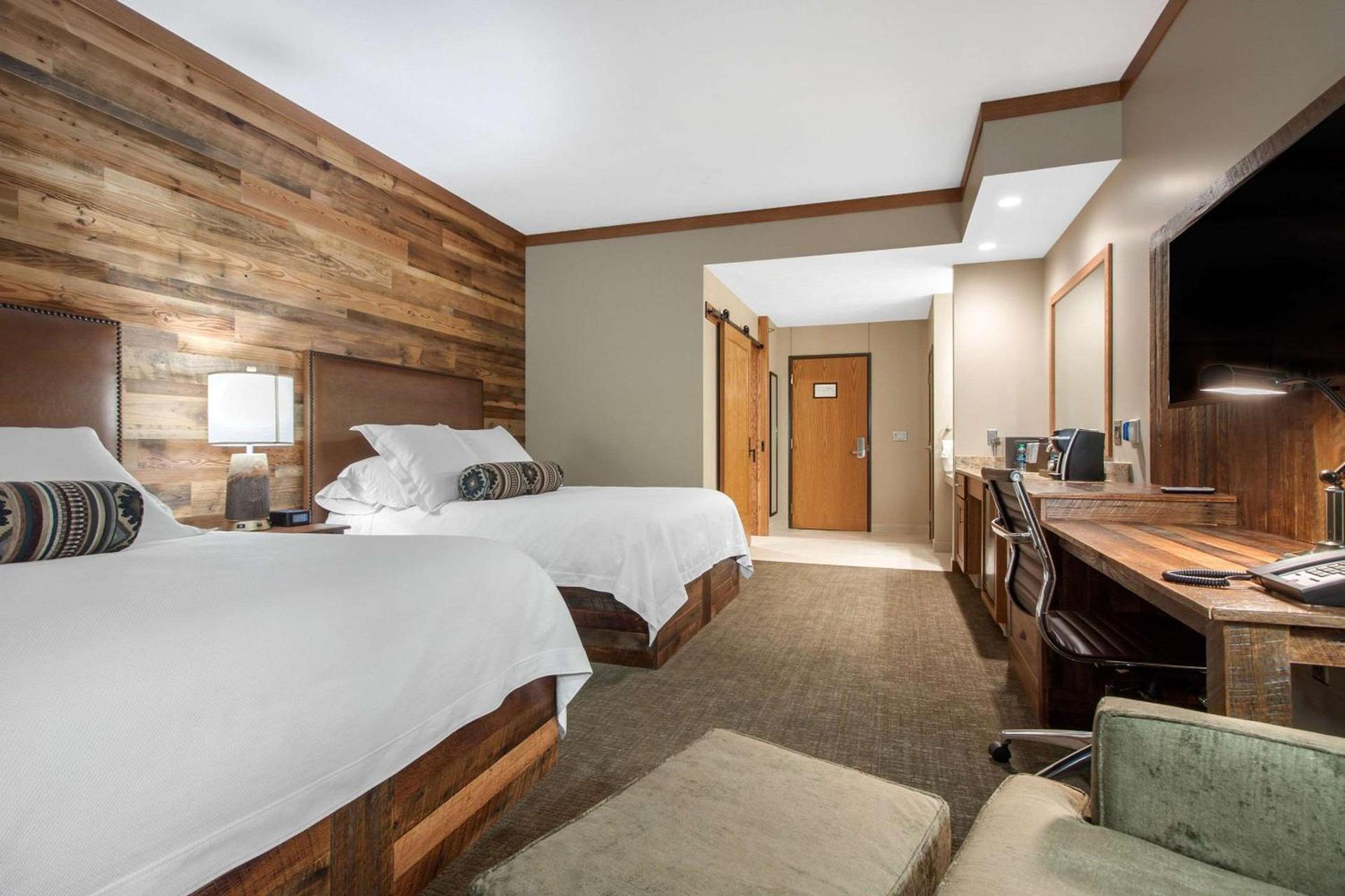 Norfolk Lodge & Suites, an Ascend Collection Hotel photo 9