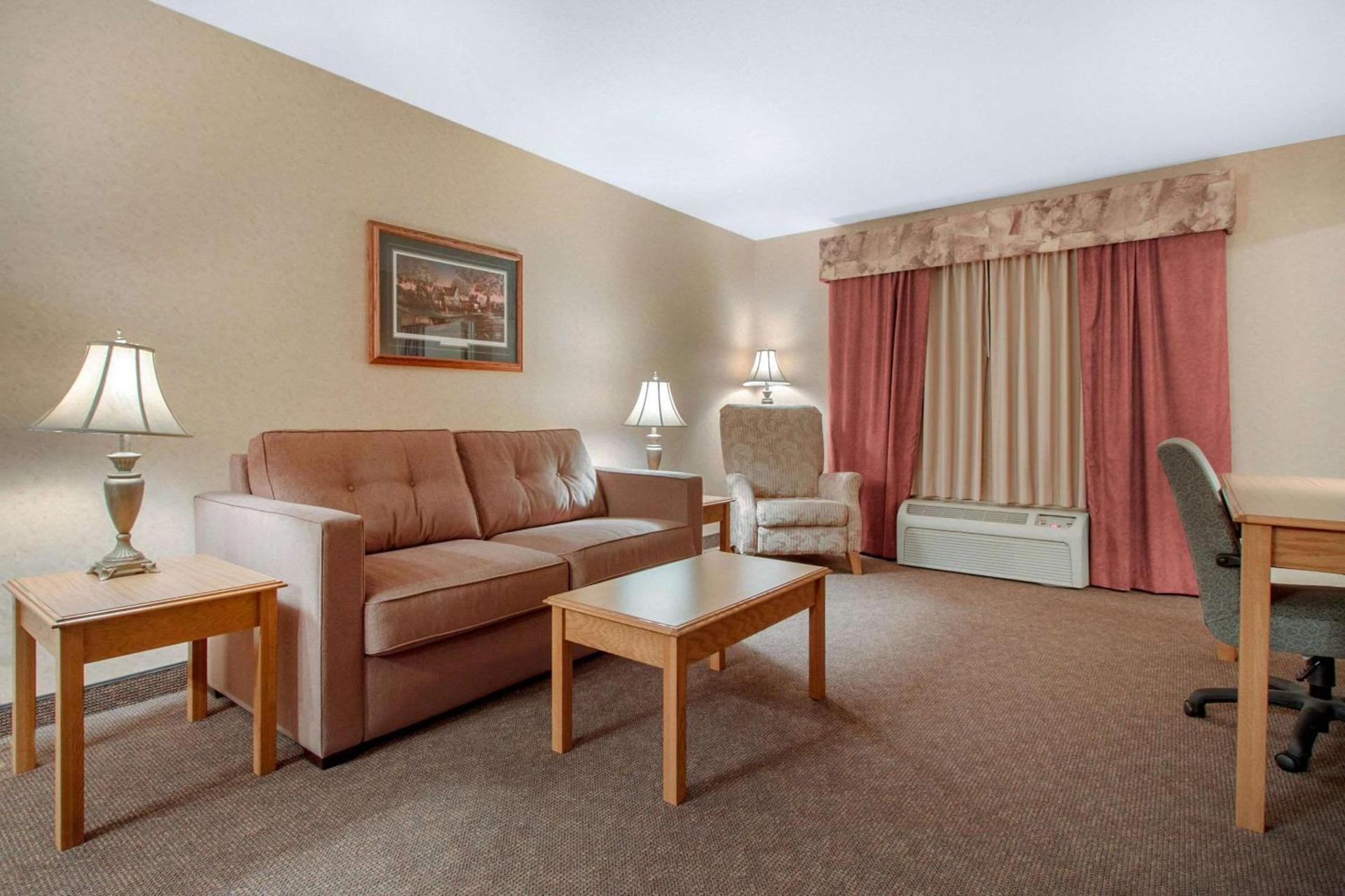 Norfolk Lodge & Suites, an Ascend Collection Hotel photo 43