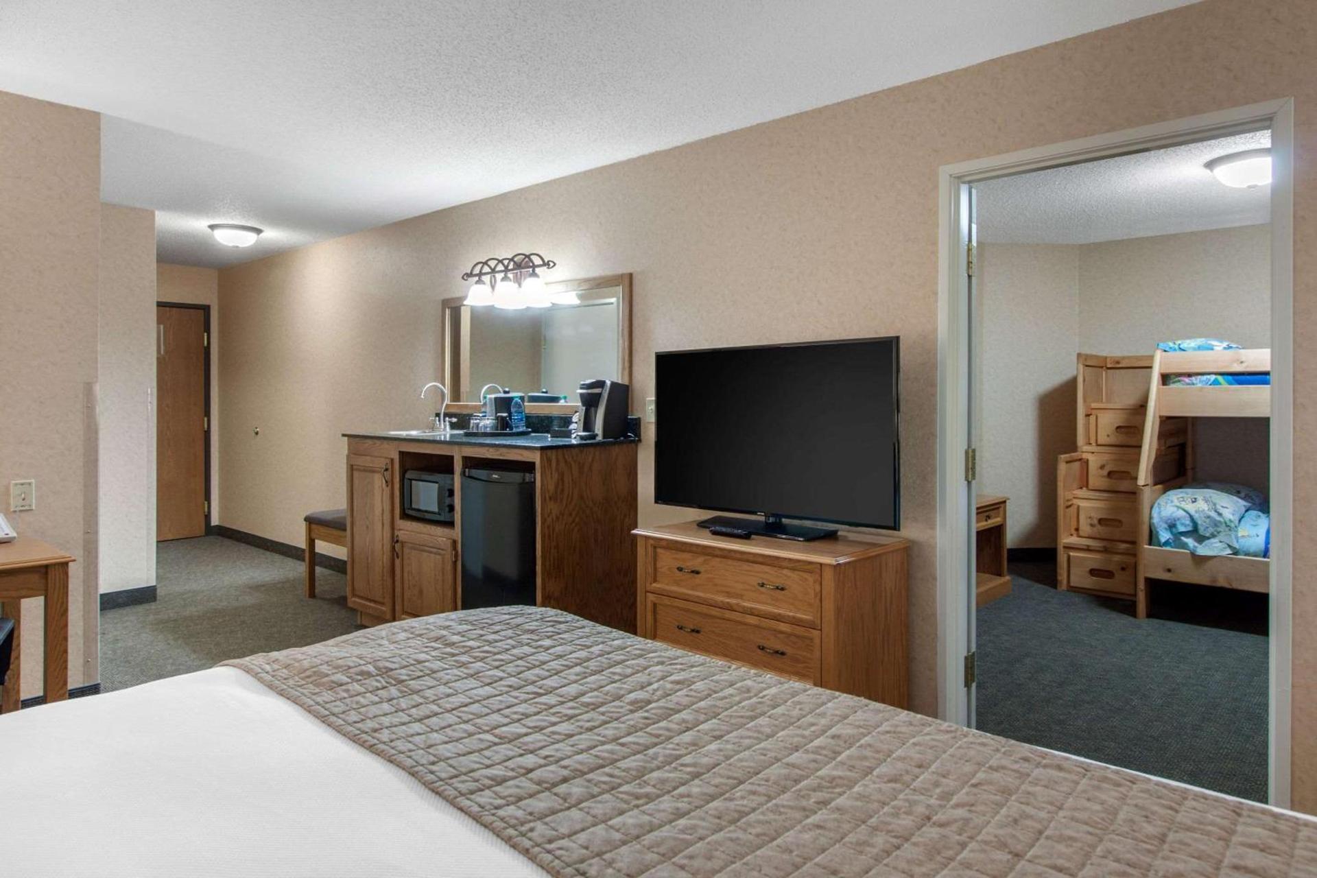 Norfolk Lodge & Suites, an Ascend Collection Hotel photo 45