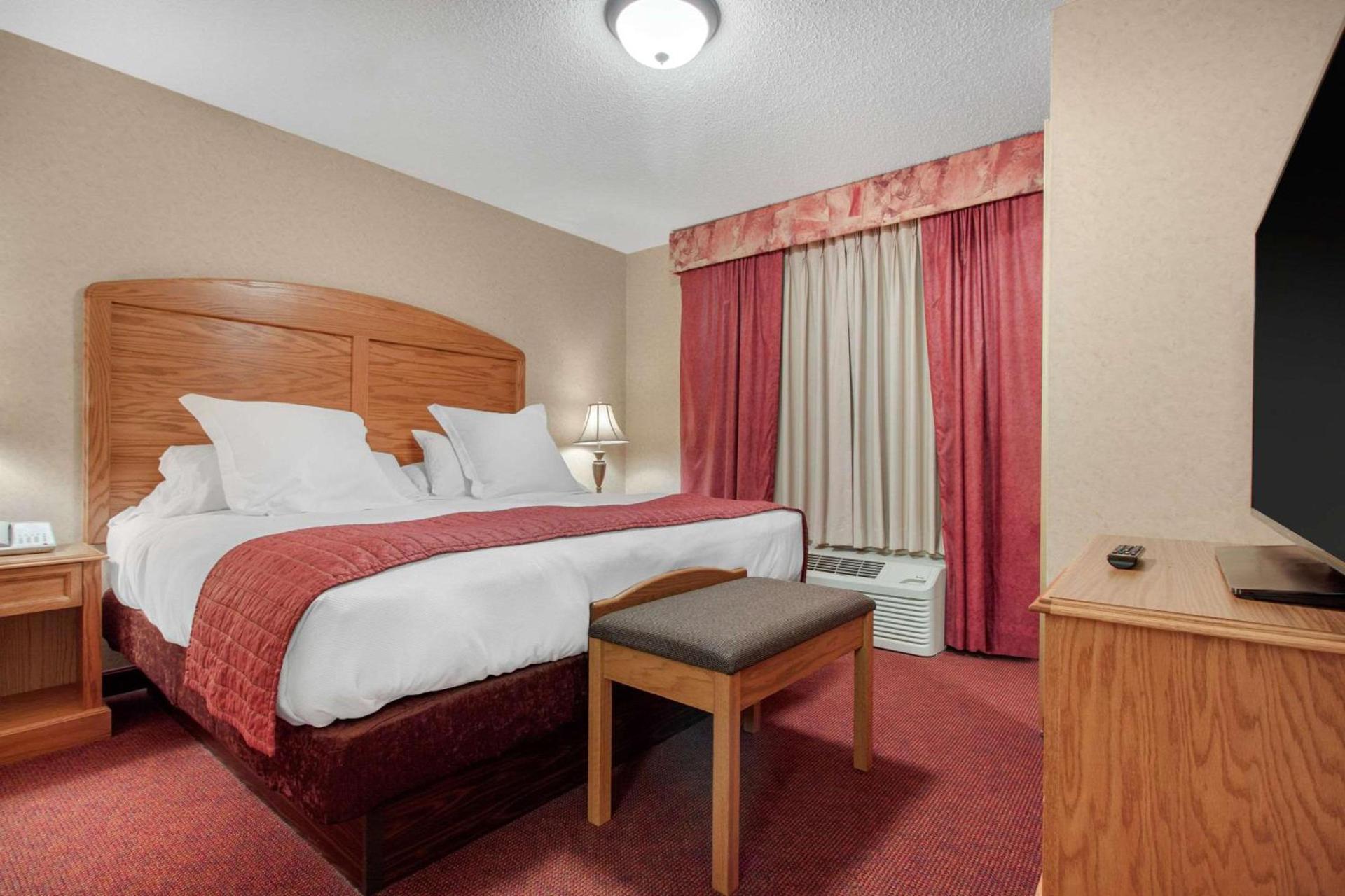 Norfolk Lodge & Suites, an Ascend Collection Hotel photo 51