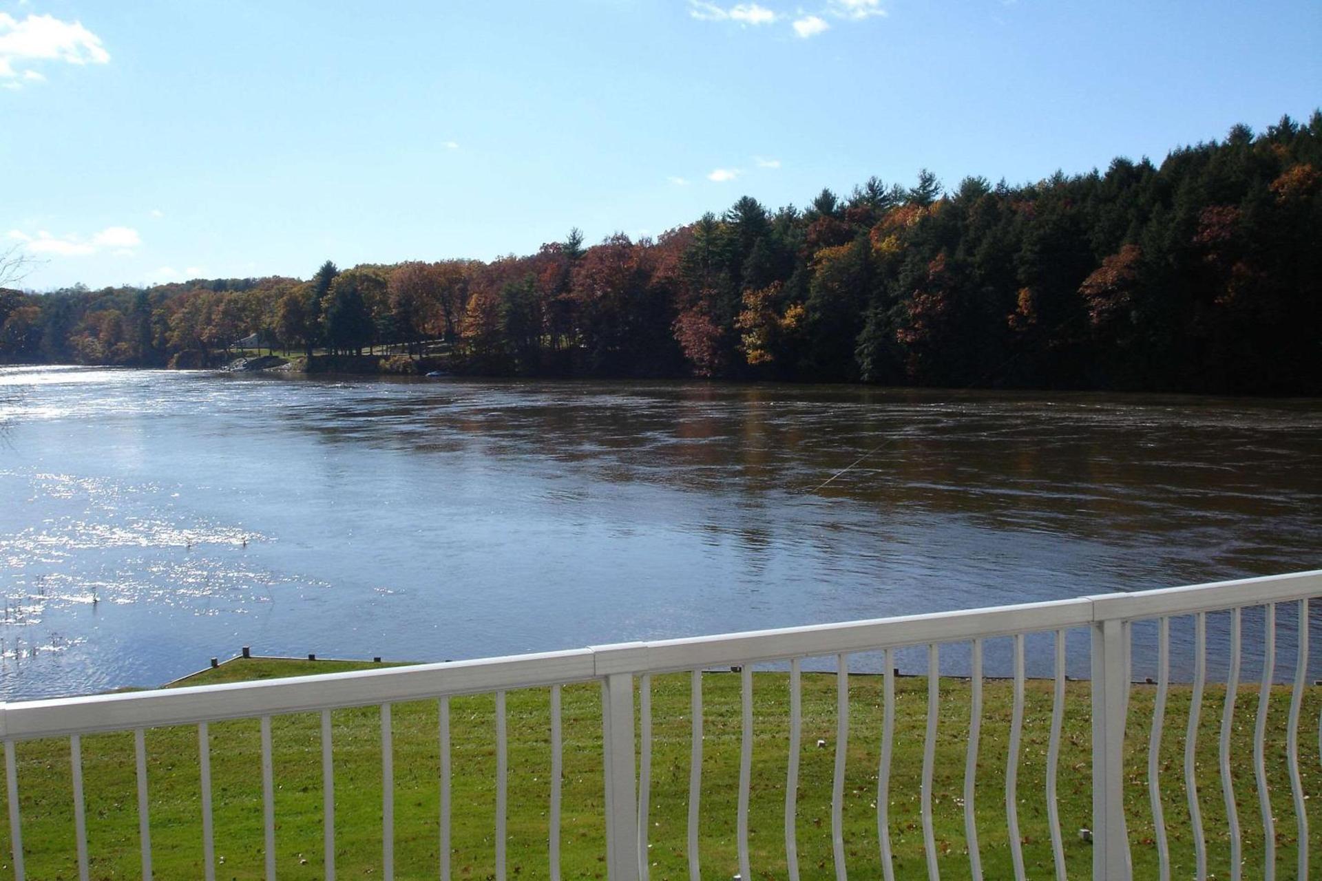 Riverside Hotel, an Ascend Collection Hotel photo 4