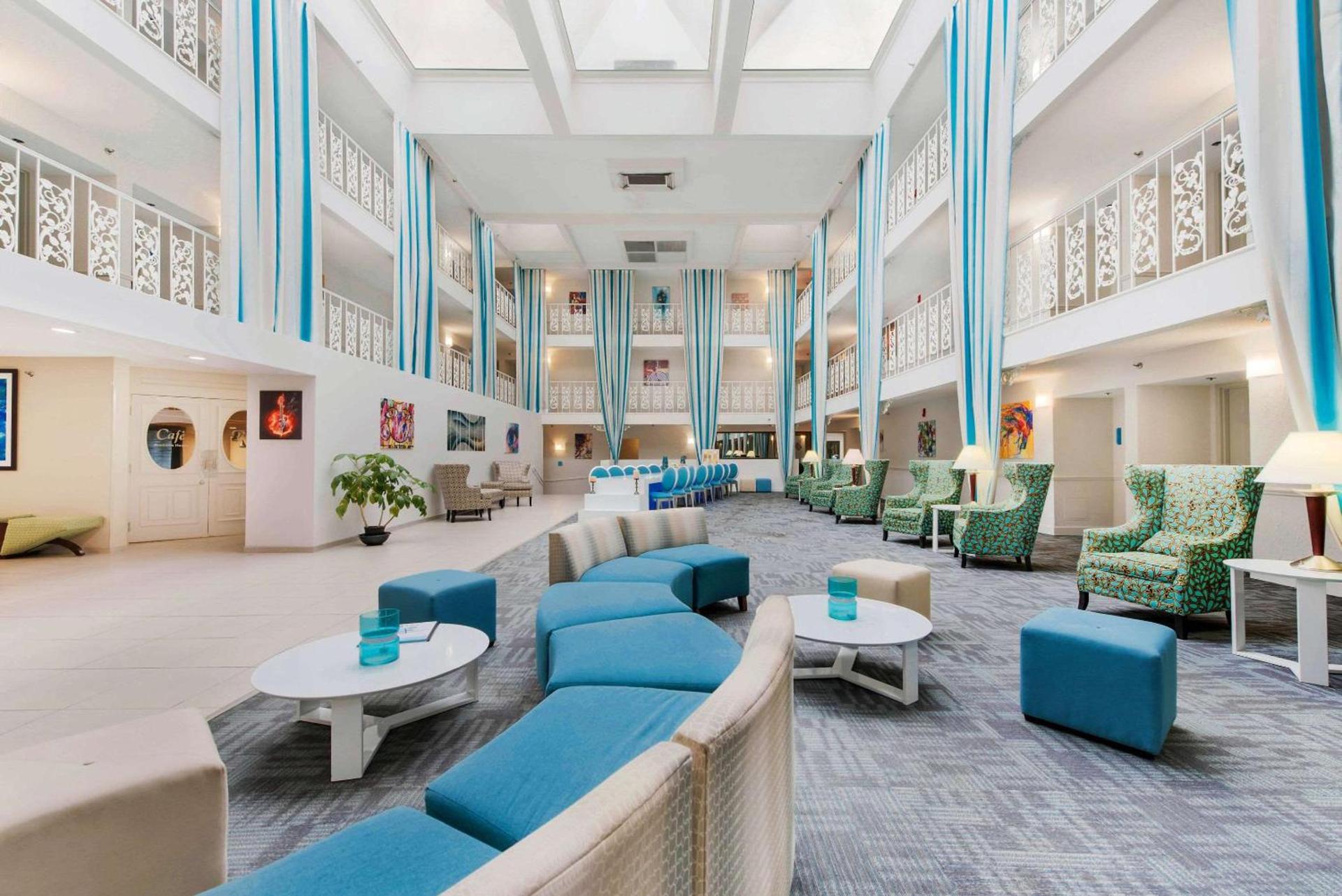 The Blu Hotel Blue Ash Cincinnati, an Ascend Collection Hotel photo 6