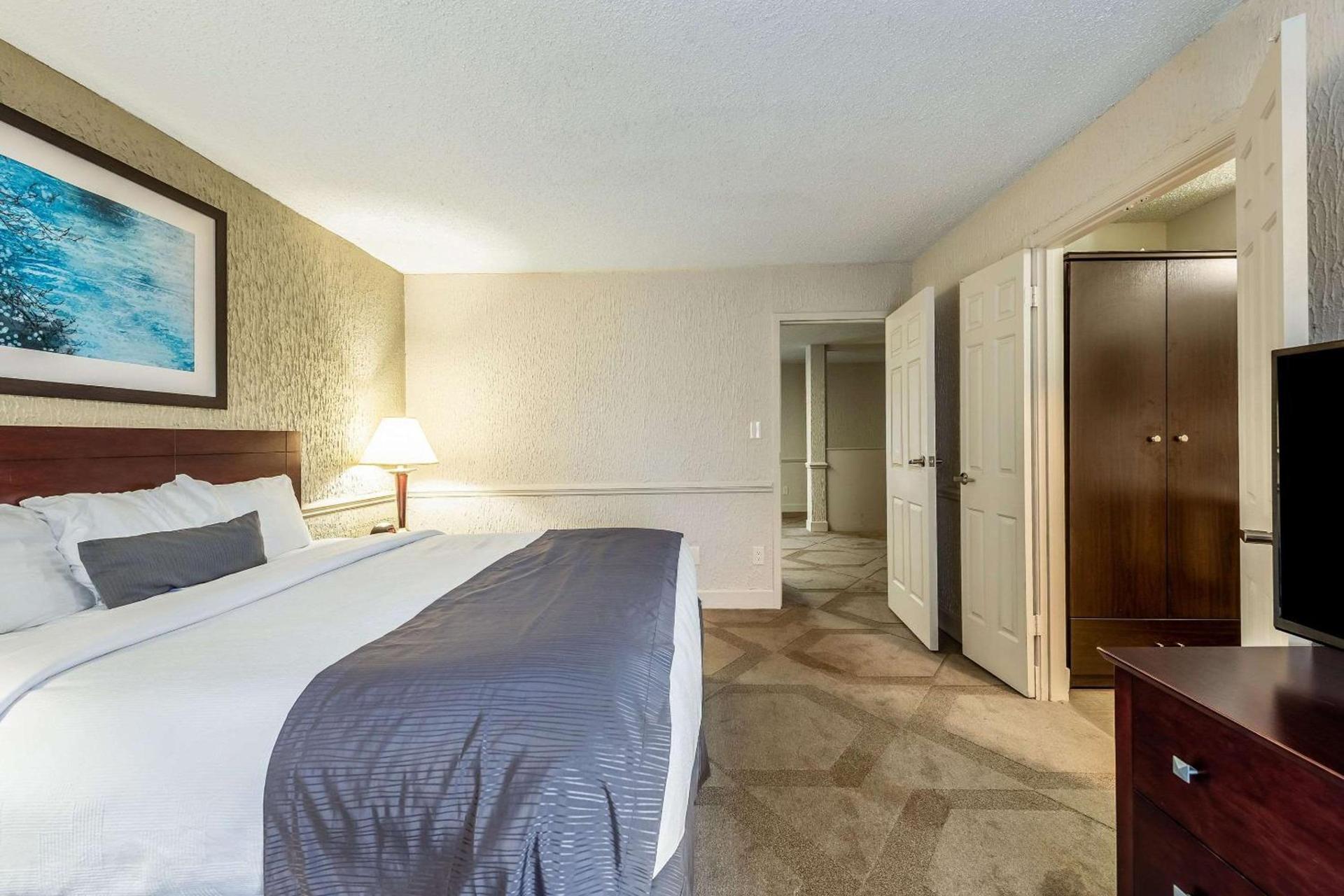 The Blu Hotel Blue Ash Cincinnati, an Ascend Collection Hotel photo 15