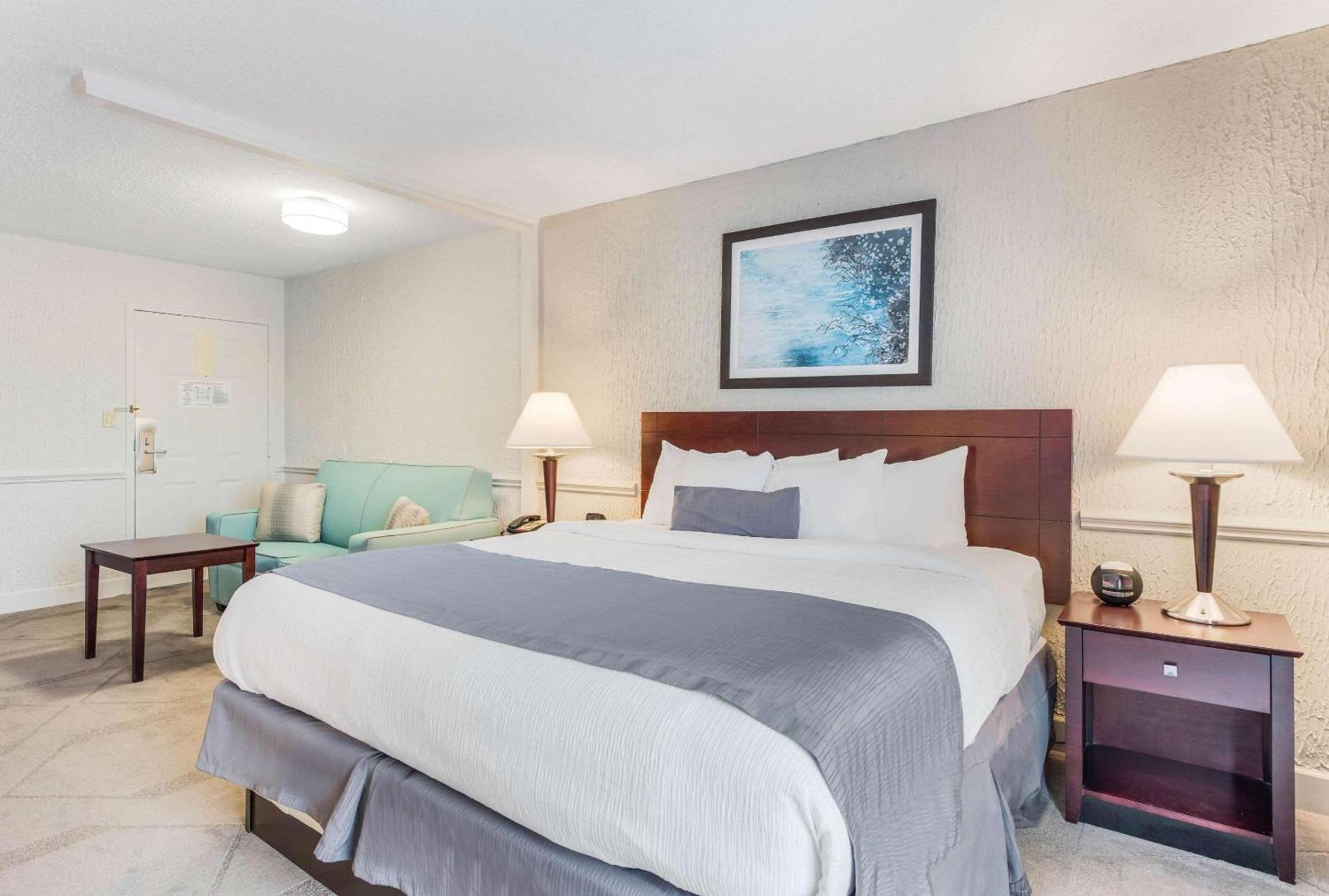 The Blu Hotel Blue Ash Cincinnati, an Ascend Collection Hotel photo 22