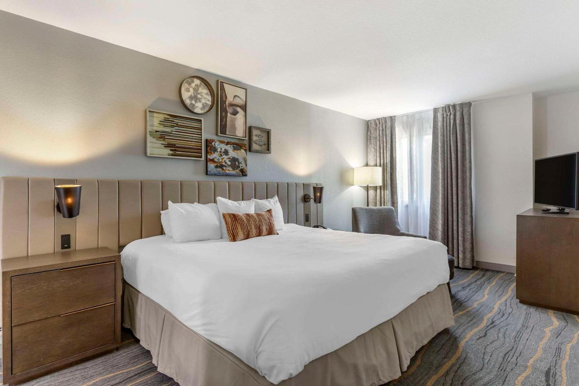 Windmill Suites Surprise - Phoenix, an Ascend Collection Hotel photo 33