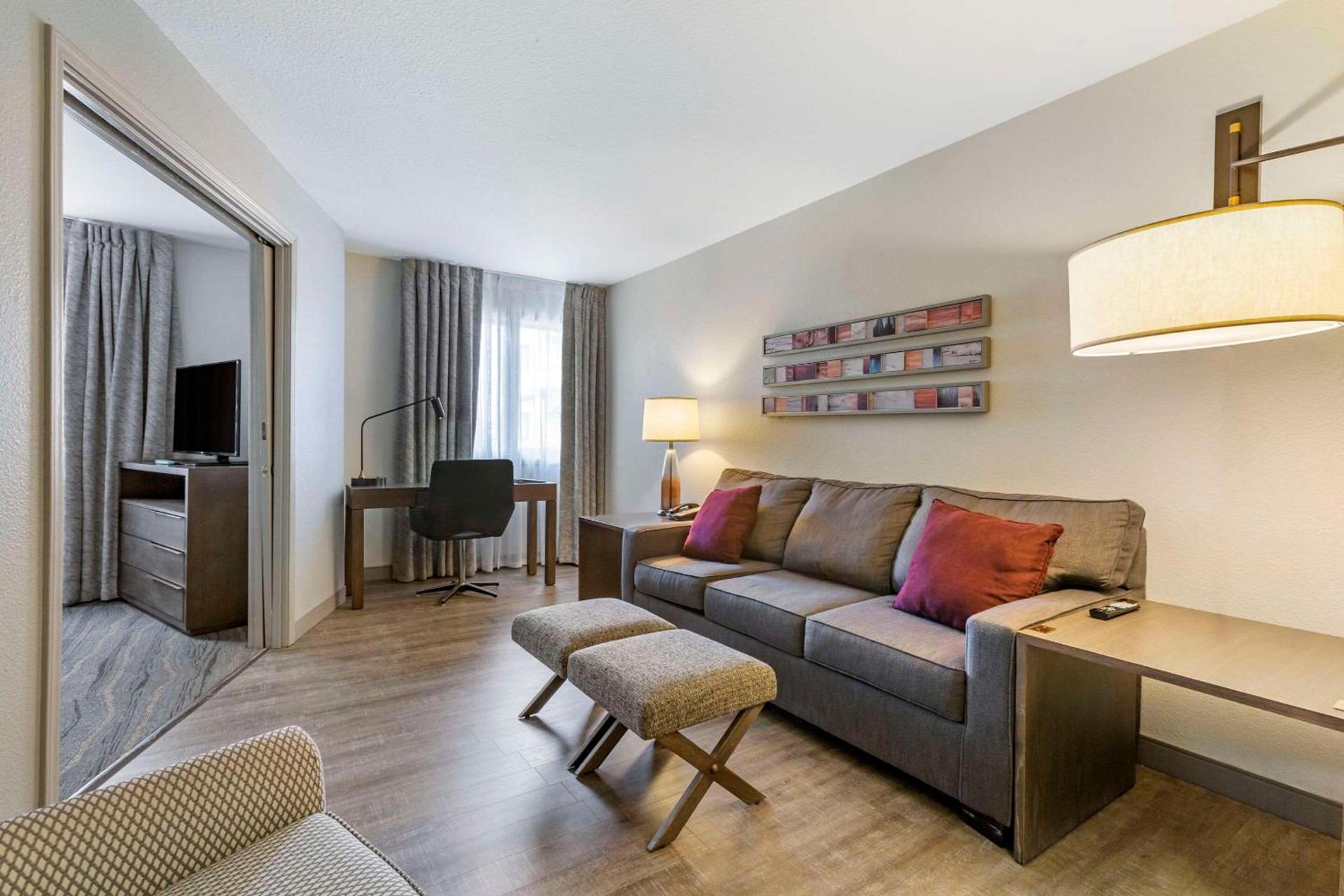 Windmill Suites Surprise - Phoenix, an Ascend Collection Hotel photo 15