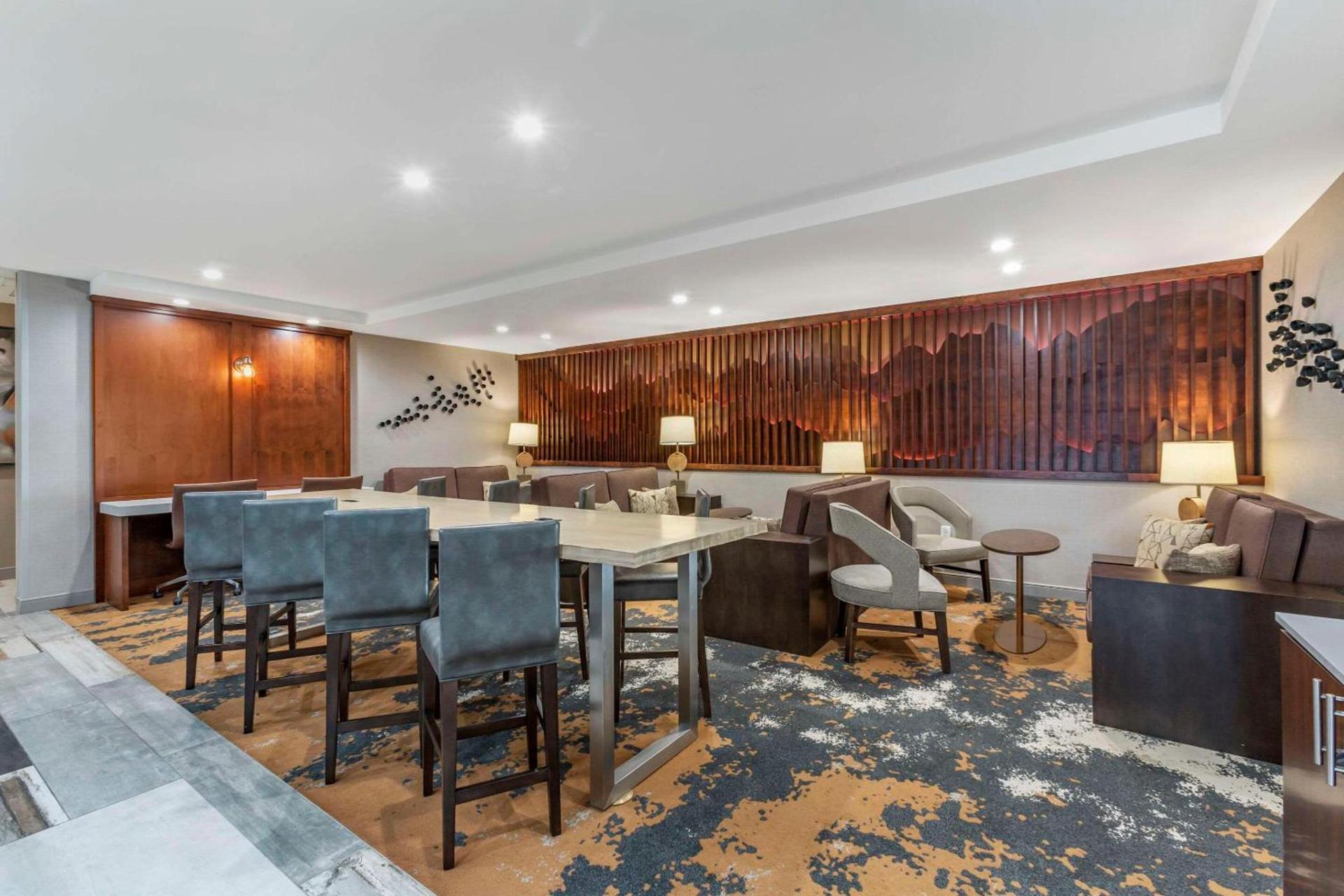 Windmill Suites Surprise - Phoenix, an Ascend Collection Hotel photo 30