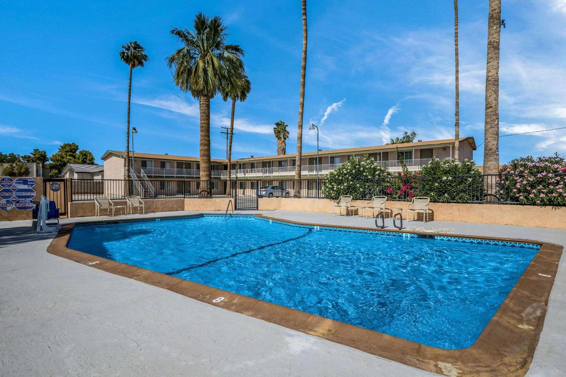Rodeway Inn & Suites Blythe I-10 photo 26