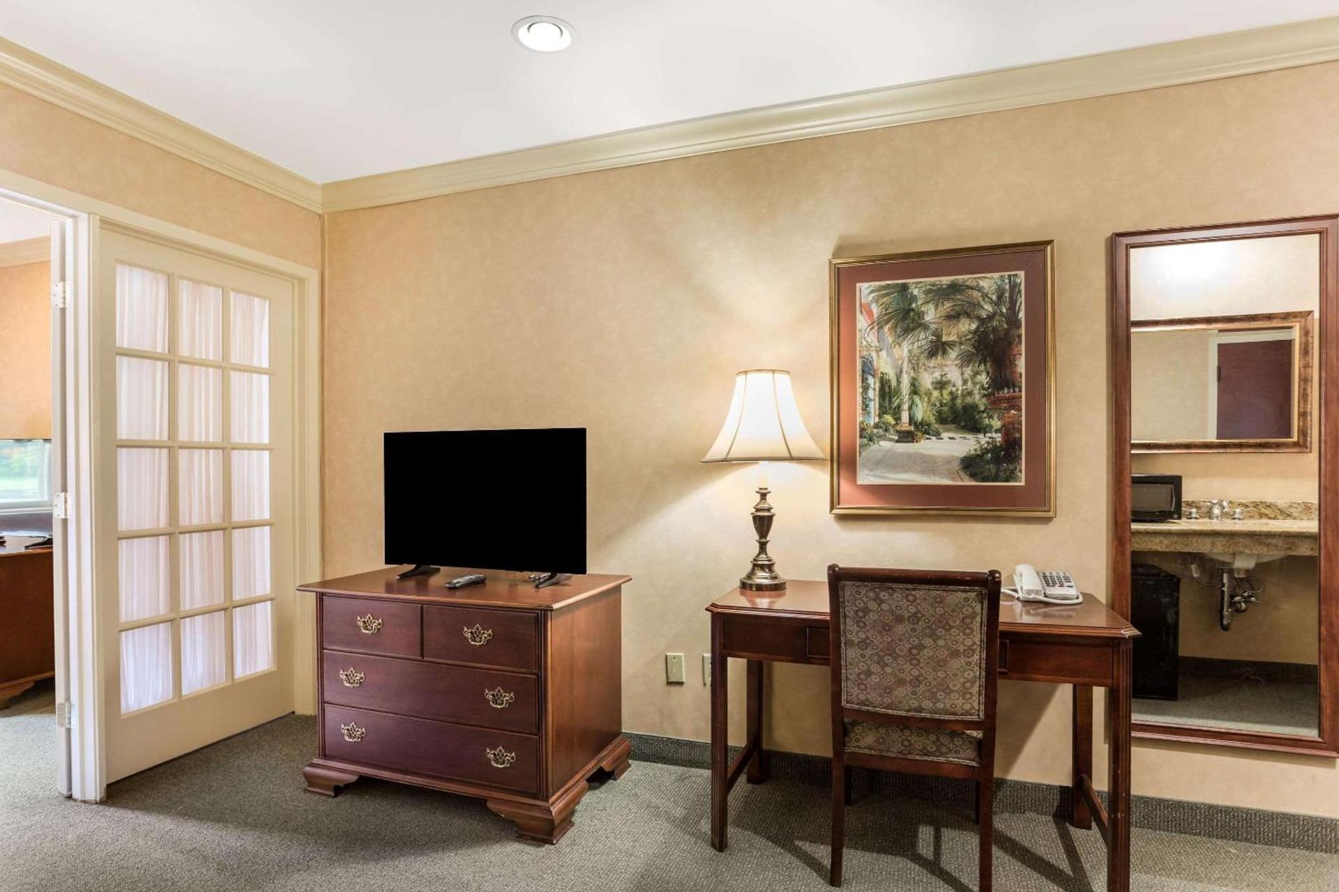 Traditions Hotel & Spa Johnson City - Binghamton, an Ascend Collection Hotel photo 38