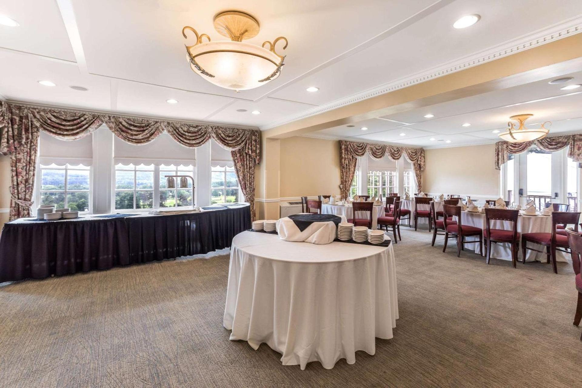 Traditions Hotel & Spa Johnson City - Binghamton, an Ascend Collection Hotel photo 61