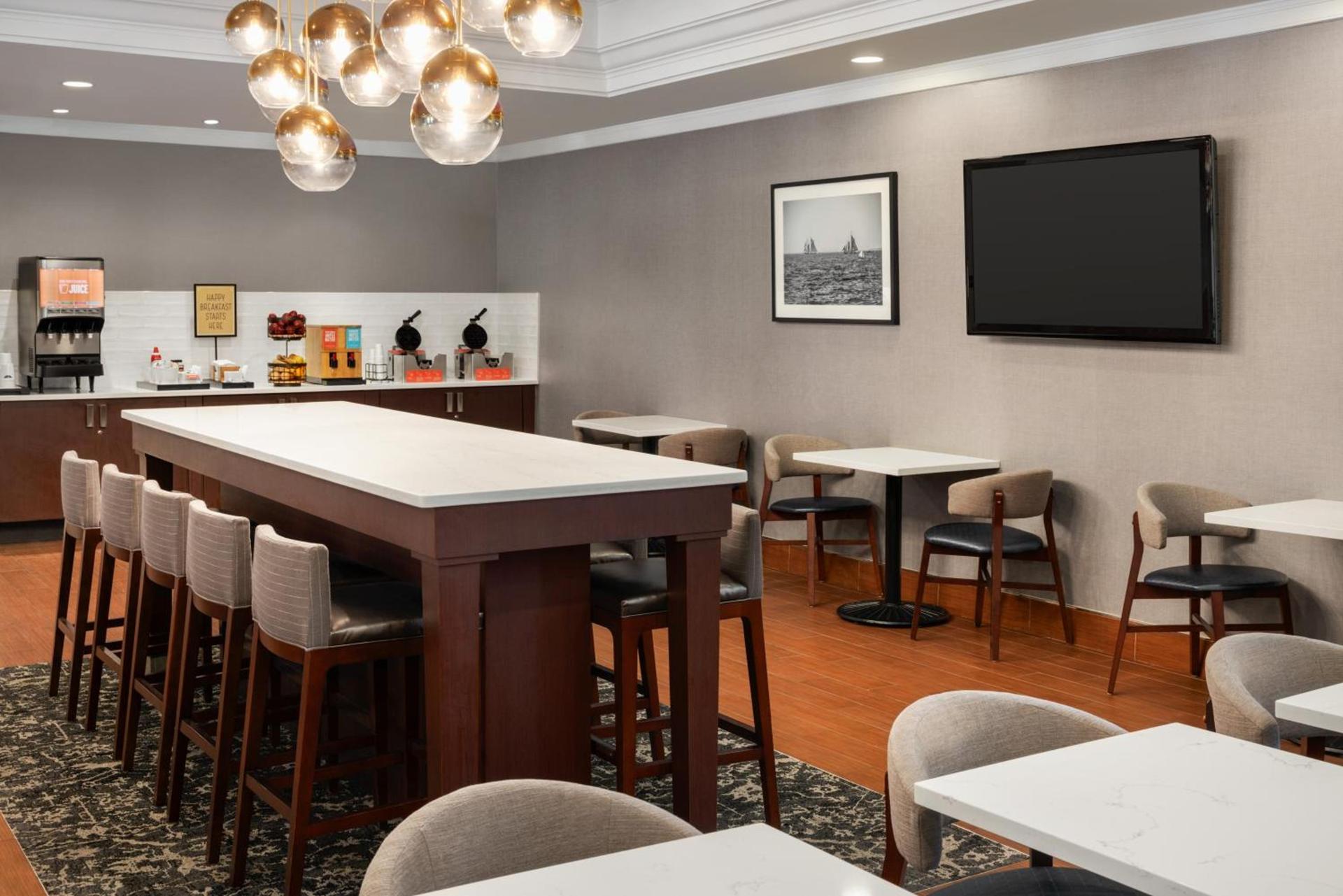 Hampton Inn by Hilton Boston/Cambridge photo 32