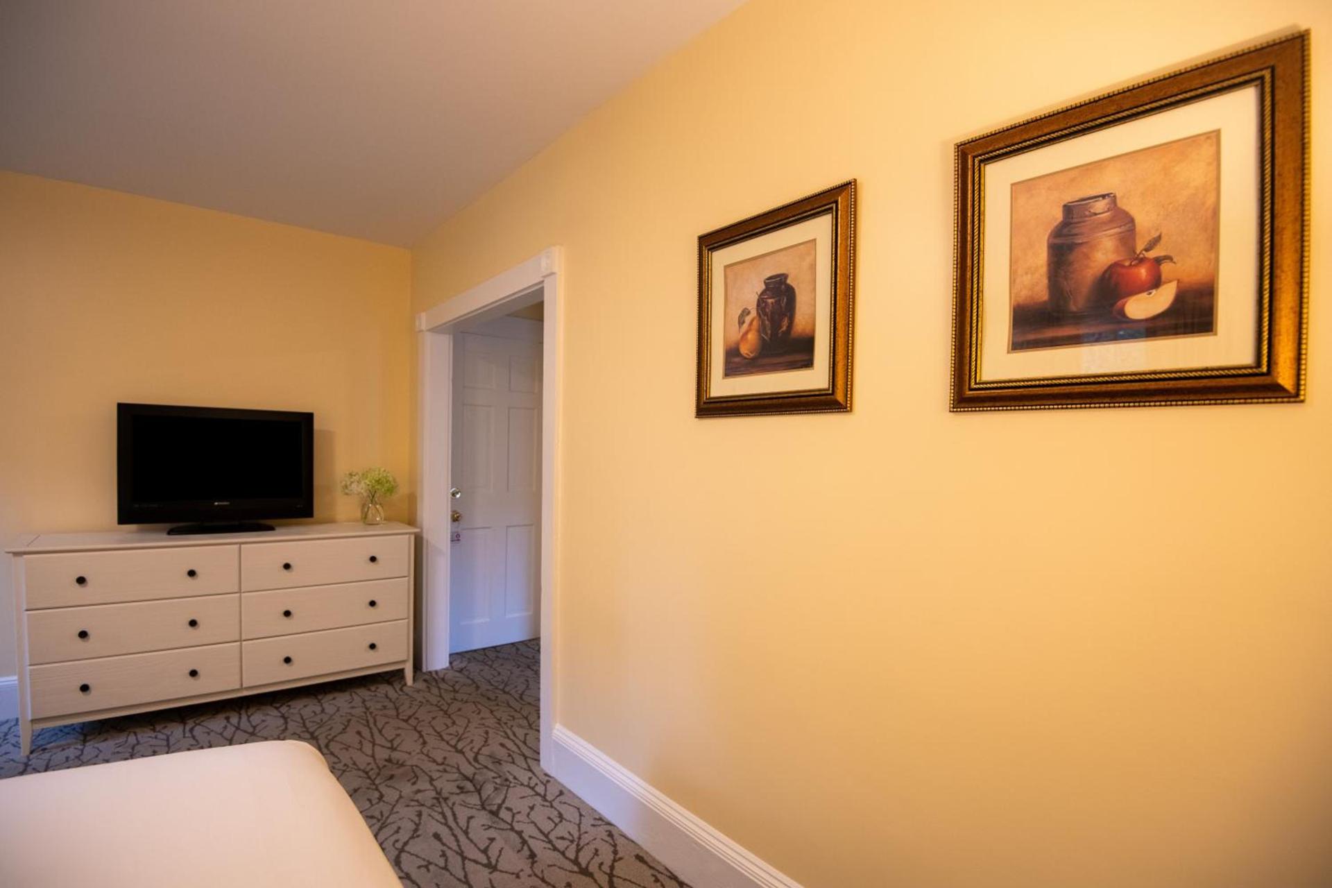 Bar Harbor Manor photo 65