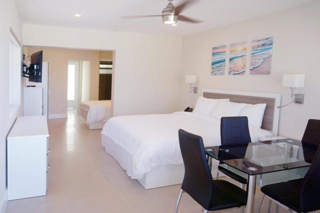 Diane Oceanfront Suites photo 29