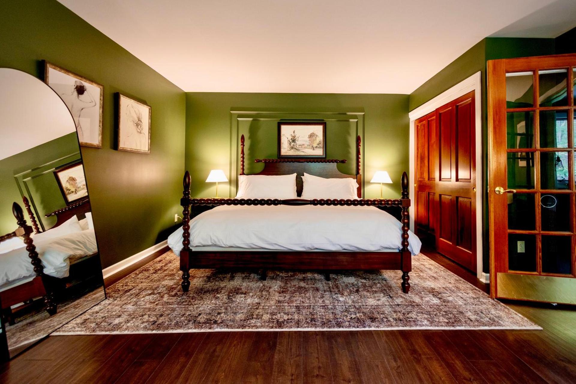 The Harlow House photo 5