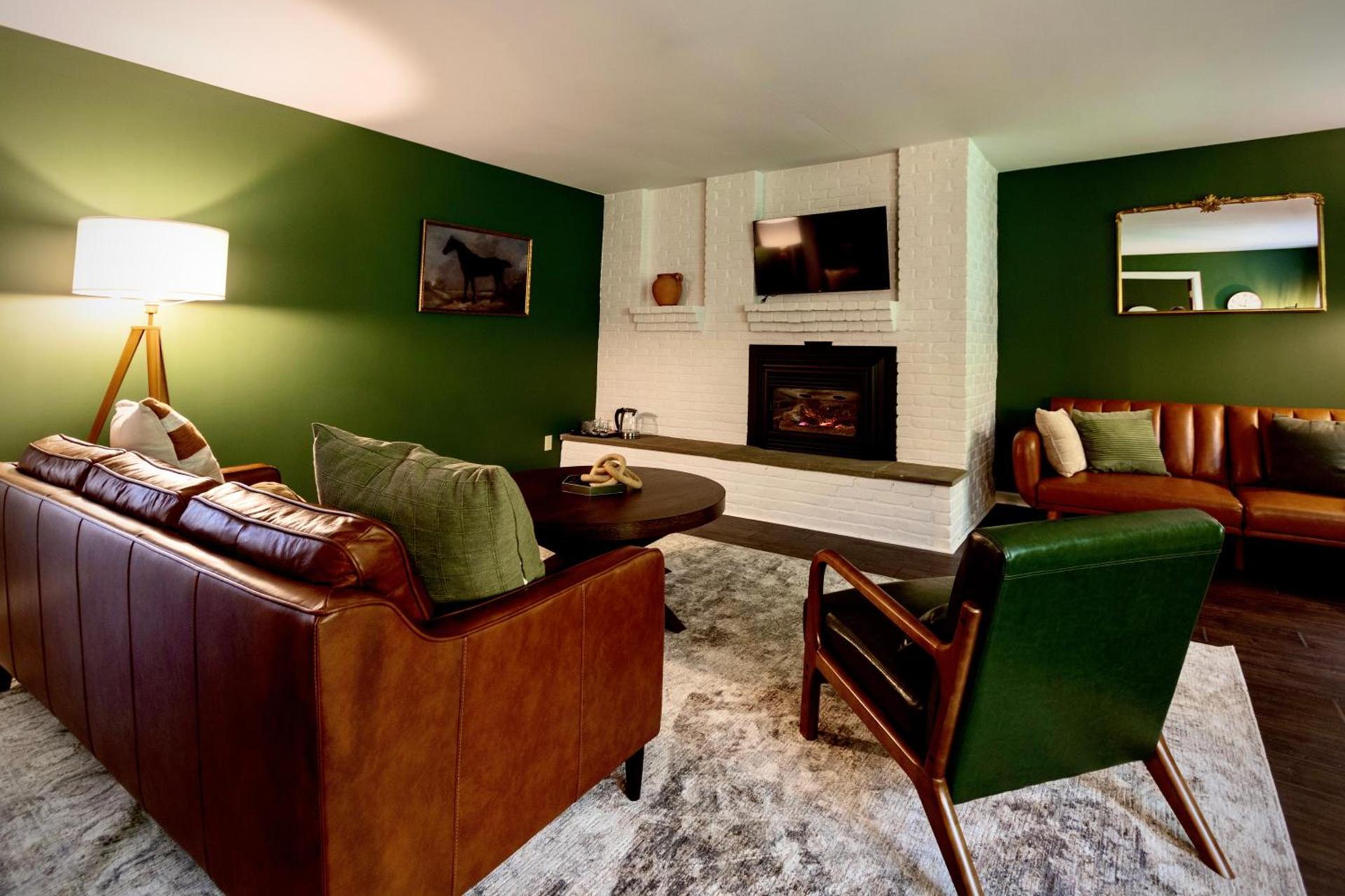 The Harlow House photo 12