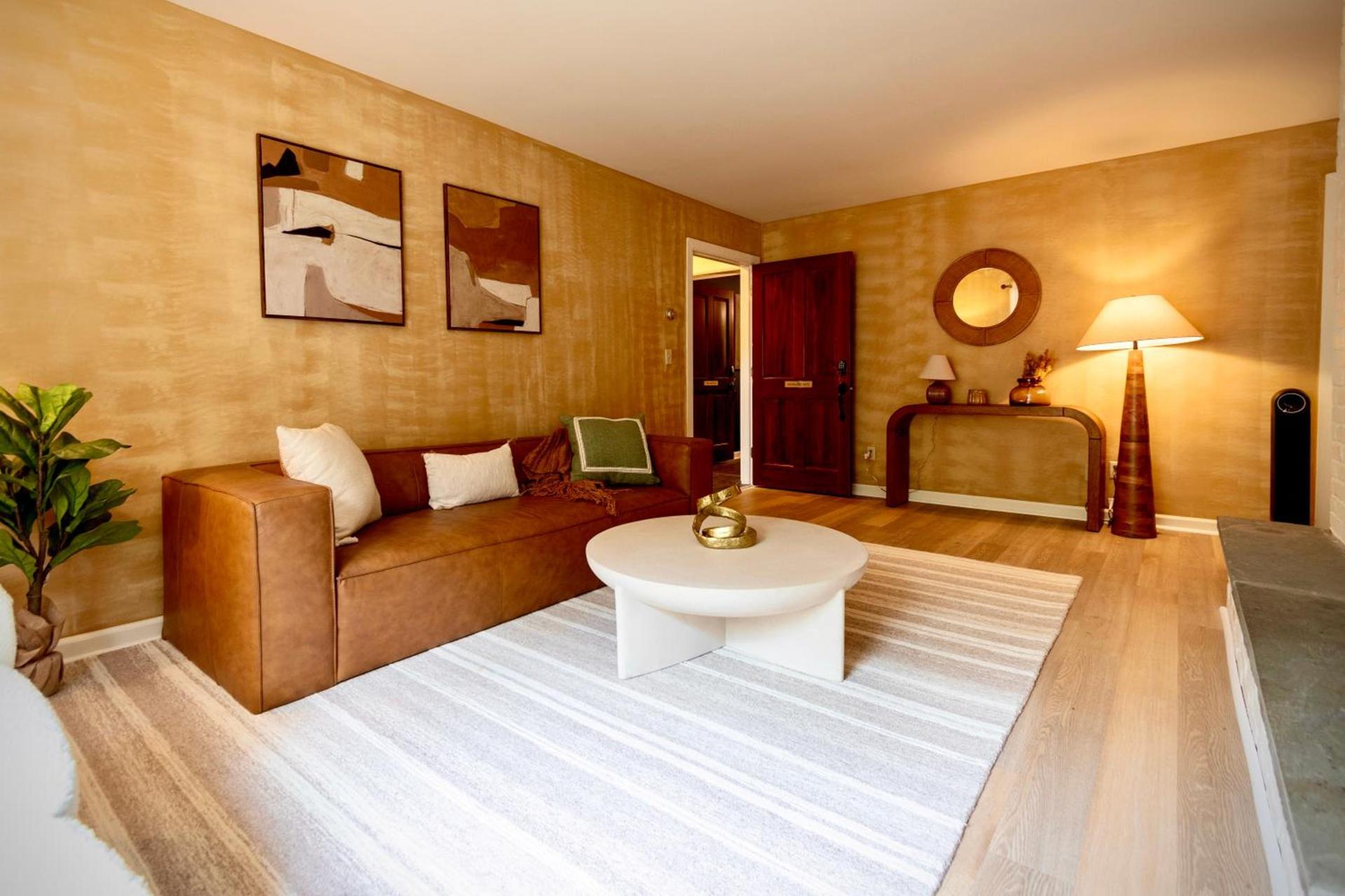 The Harlow House photo 20