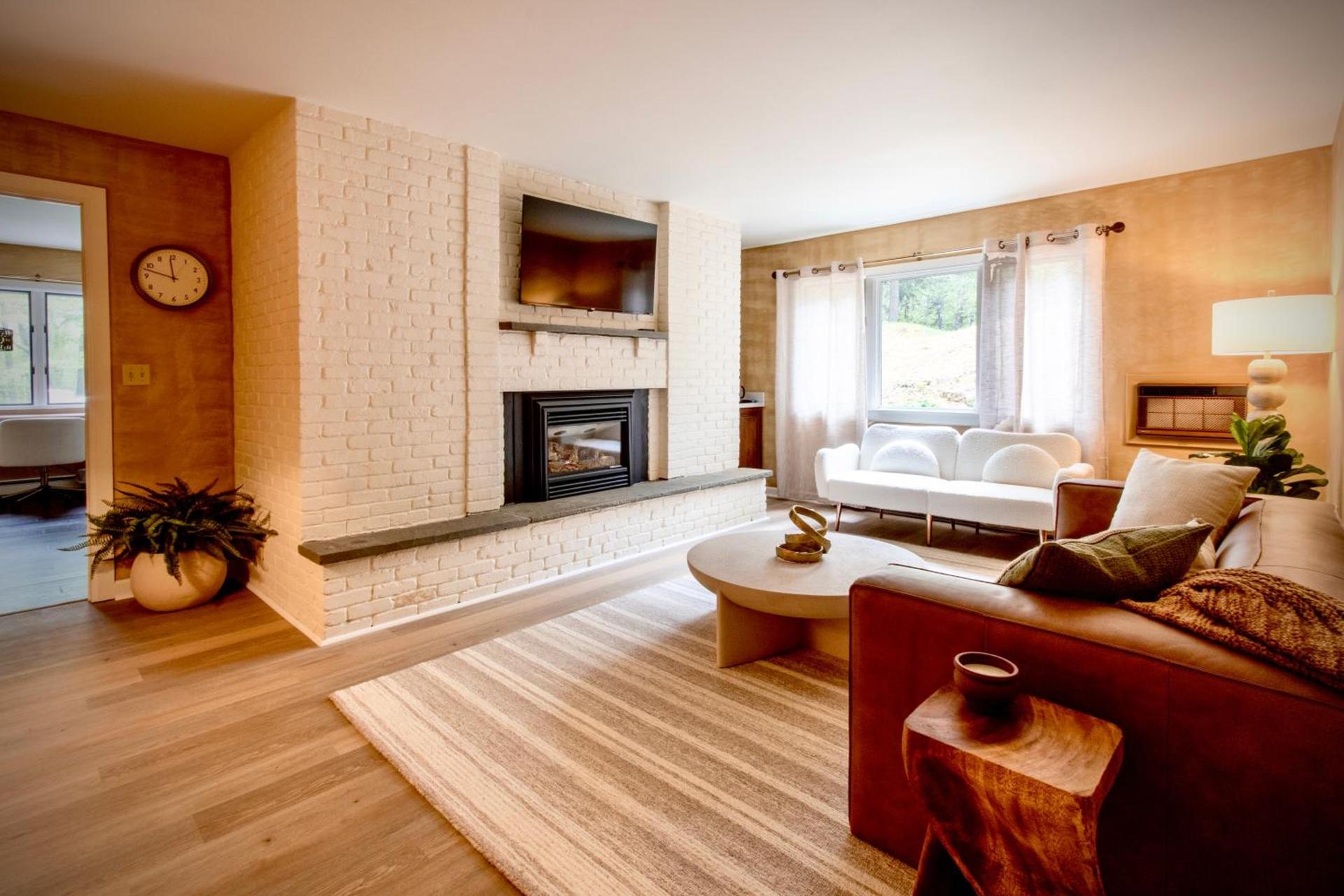 The Harlow House photo 23
