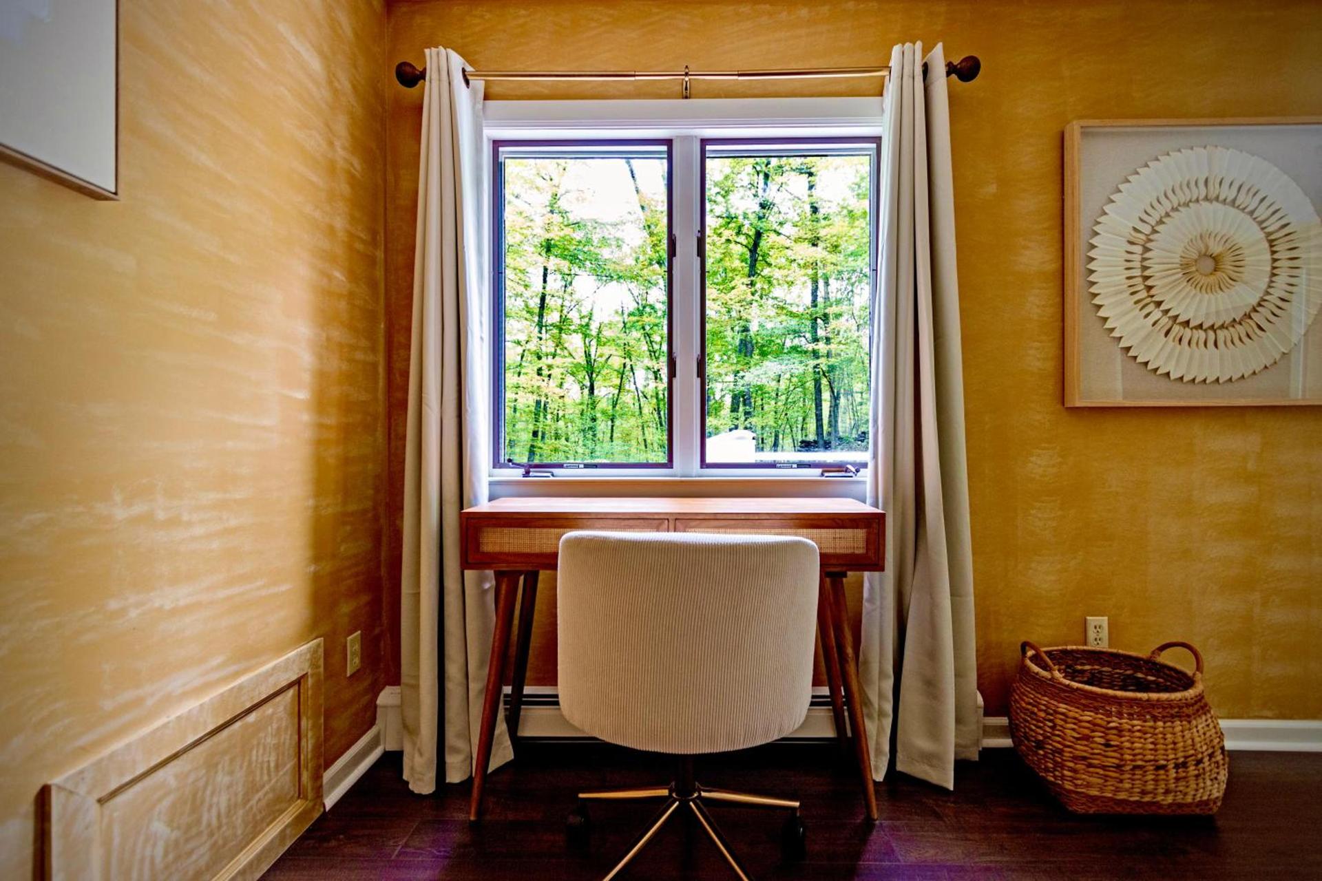 The Harlow House photo 22