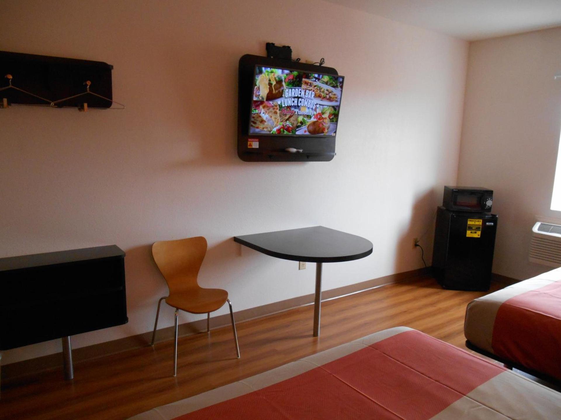 Motel 6-Jourdanton, TX photo 38