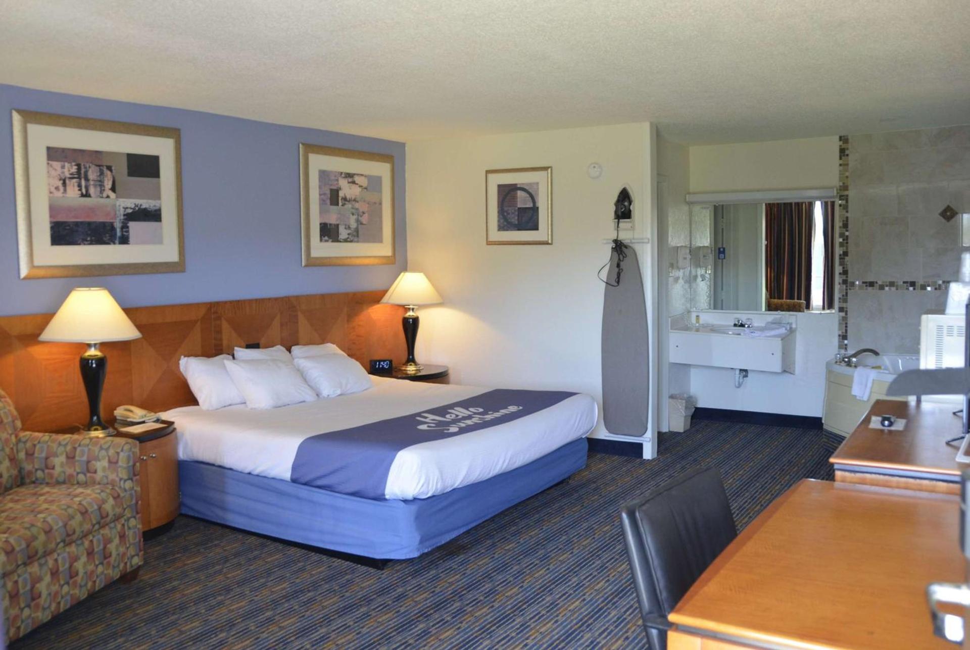 Days Inn by Wyndham Luray Shenandoah photo 16