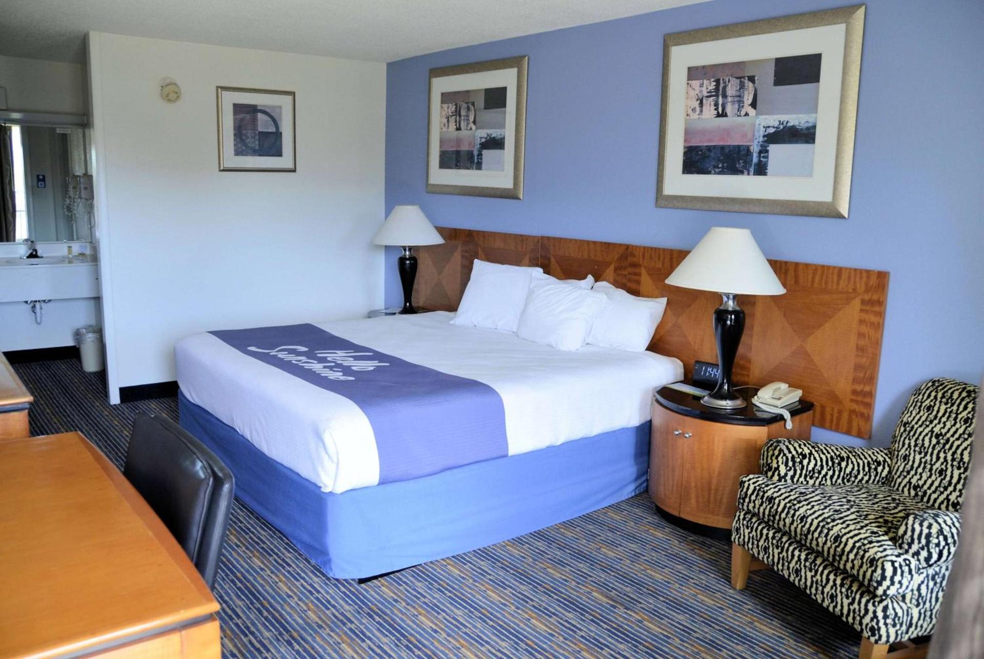 Days Inn by Wyndham Luray Shenandoah photo 18