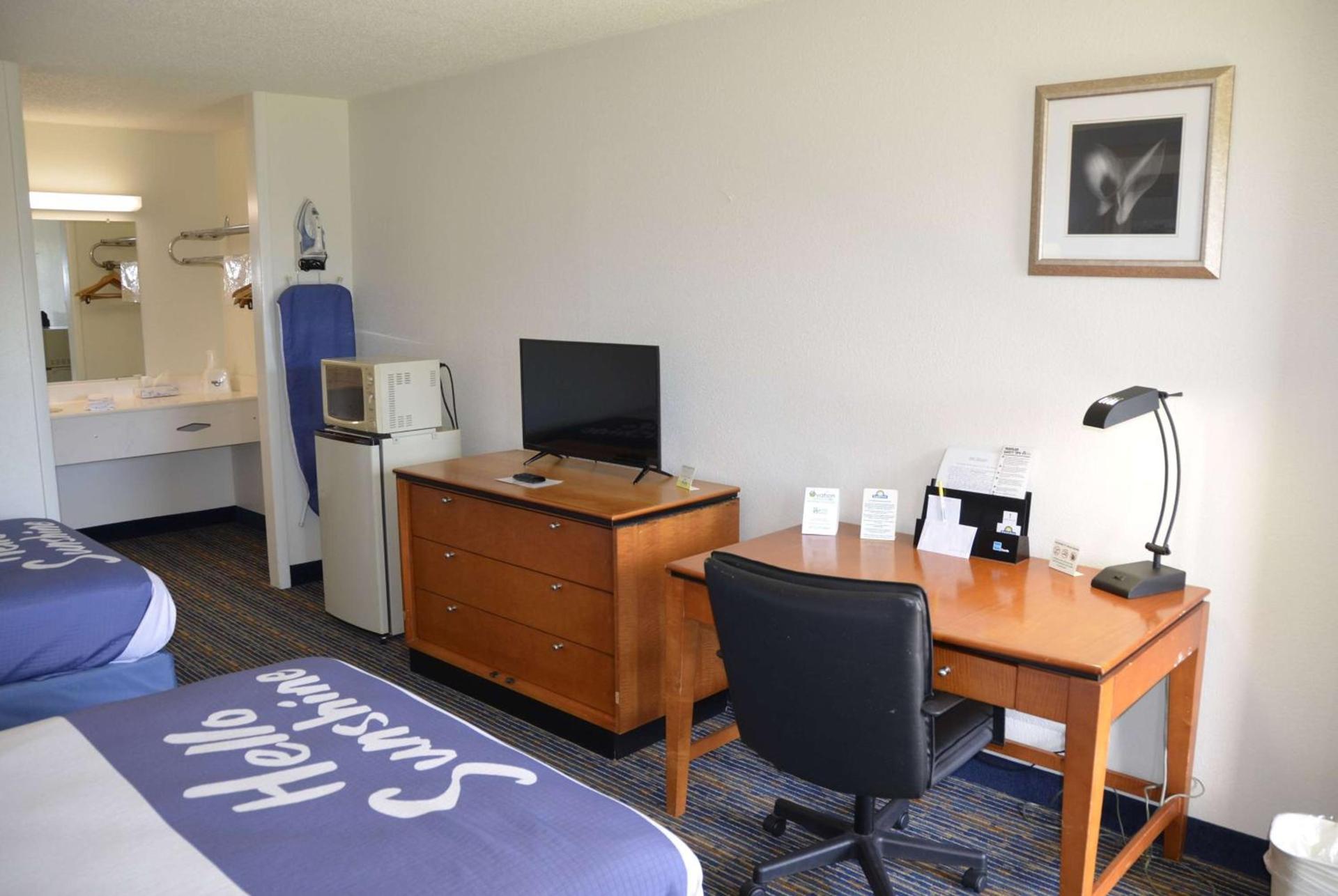 Days Inn by Wyndham Luray Shenandoah photo 20