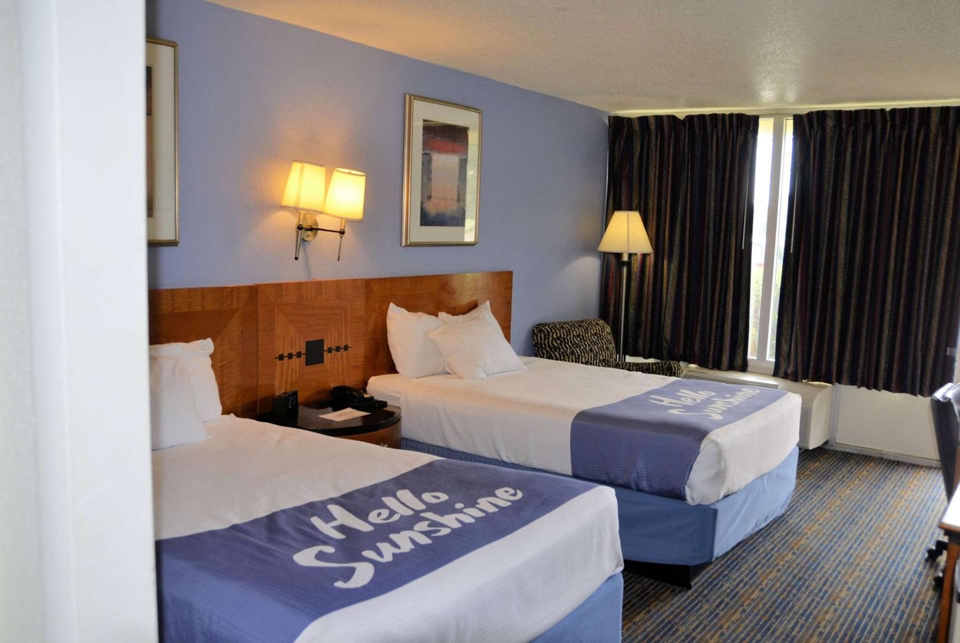 Days Inn by Wyndham Luray Shenandoah photo 26