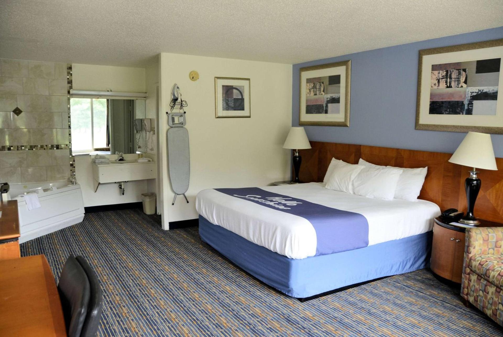 Days Inn by Wyndham Luray Shenandoah photo 27