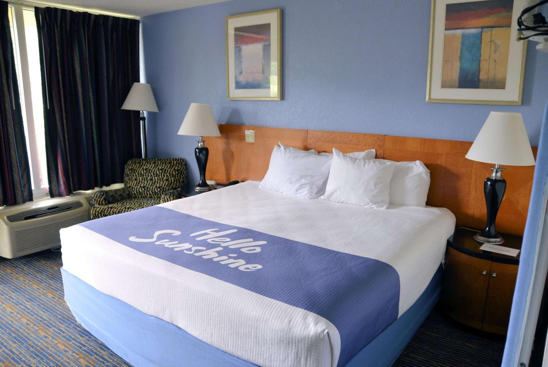 Days Inn by Wyndham Luray Shenandoah photo 29