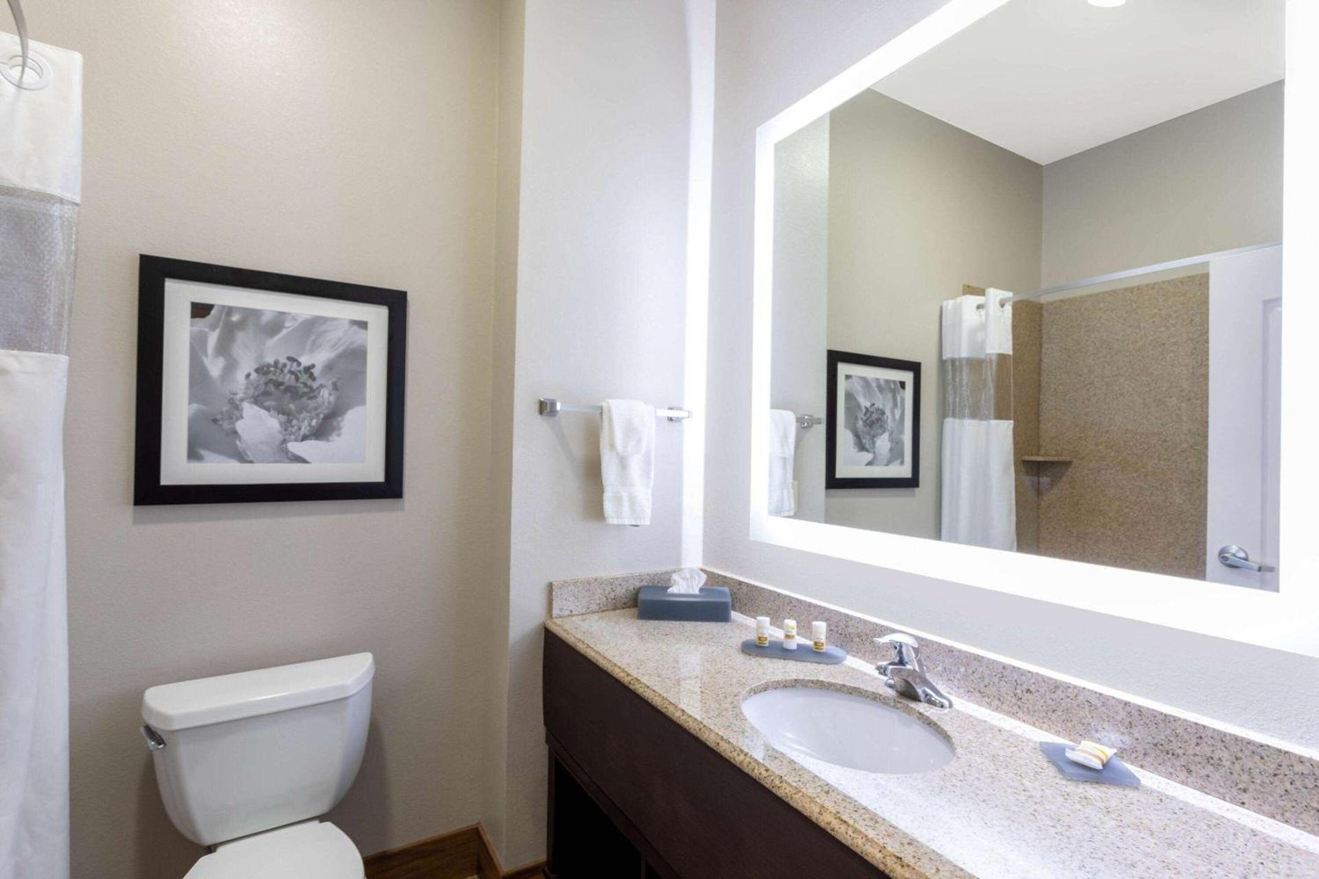 La Quinta by Wyndham Huntsville Airport Madison photo 20