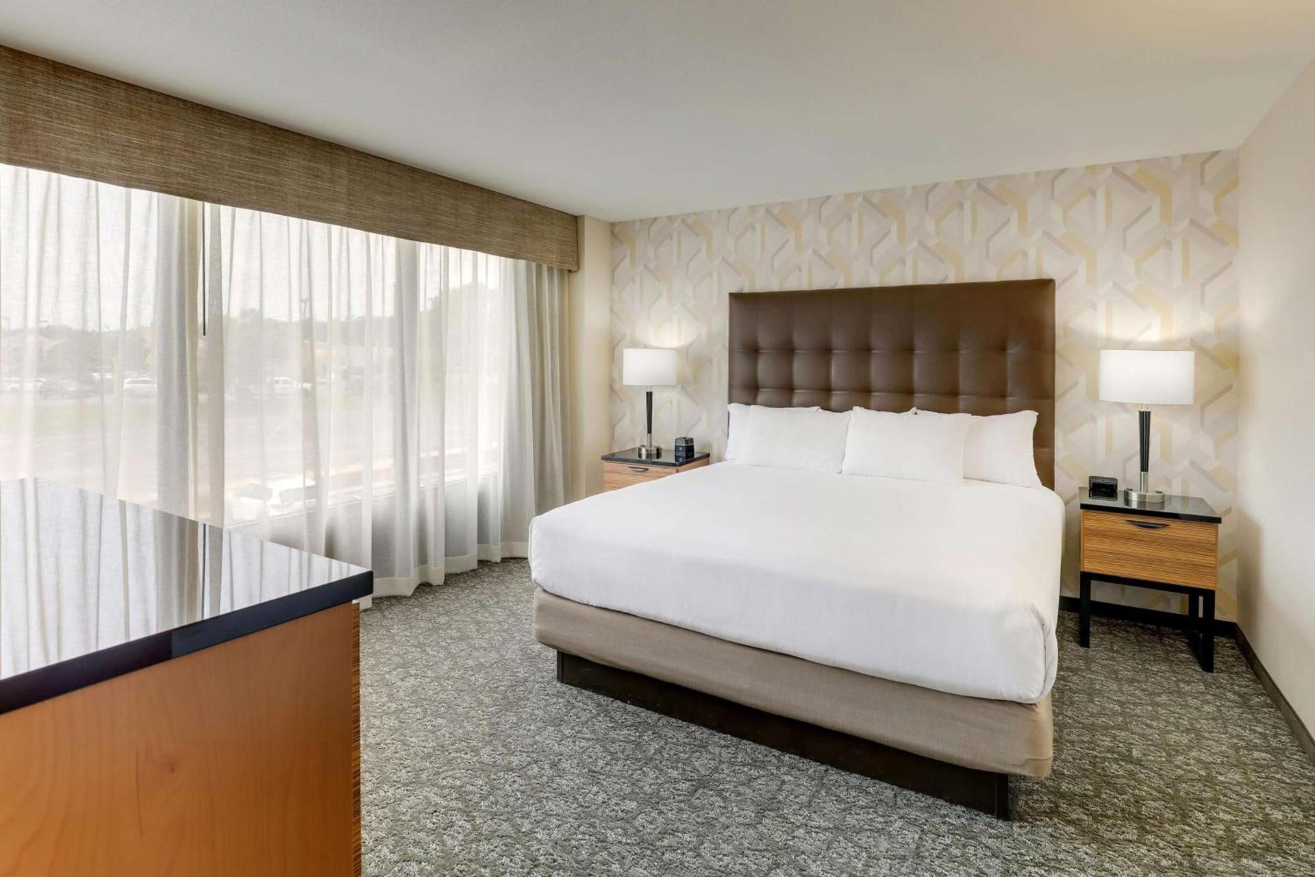 Drury Inn & Suites Birmingham Lakeshore Drive photo 15