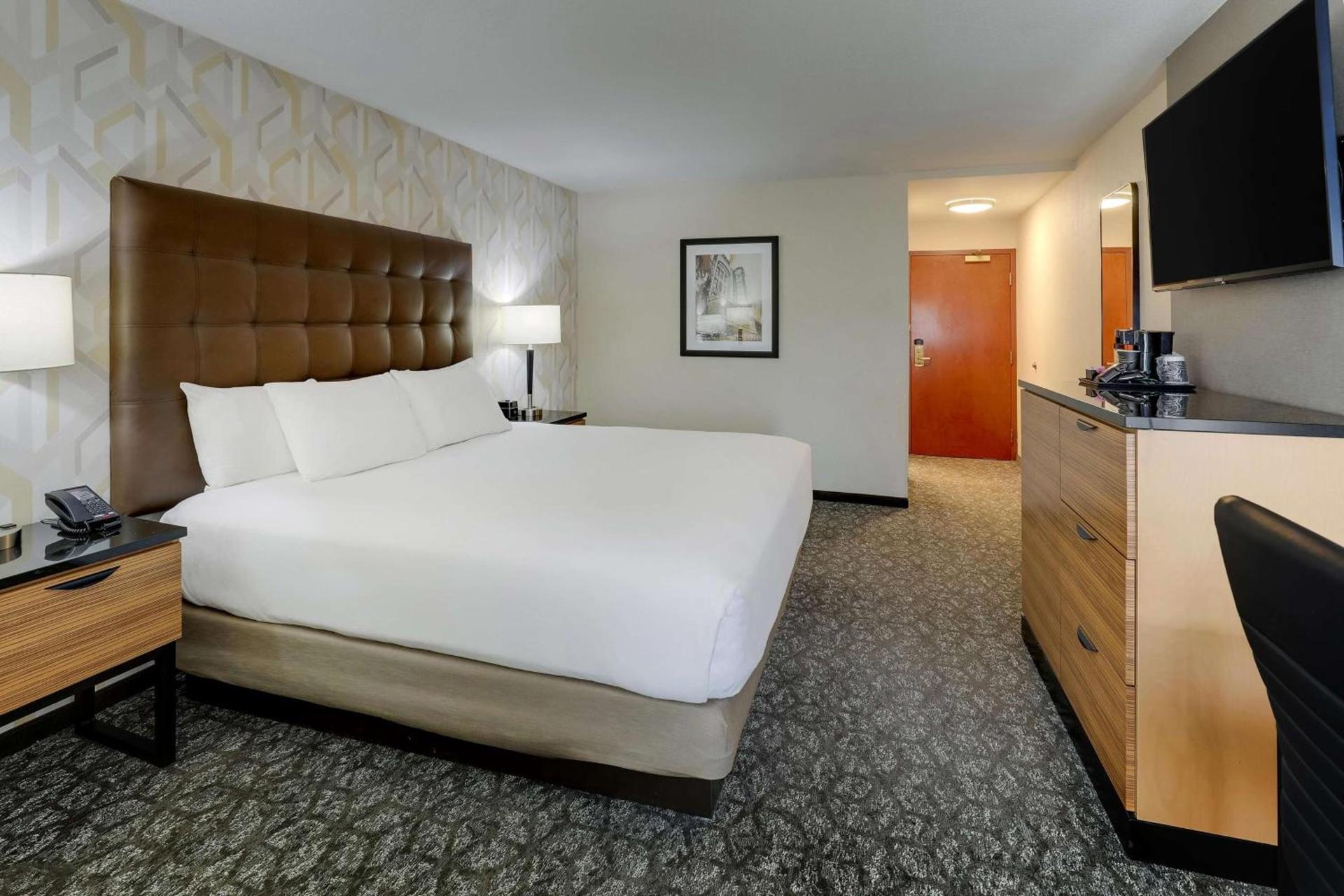 Drury Inn & Suites Birmingham Lakeshore Drive photo 20