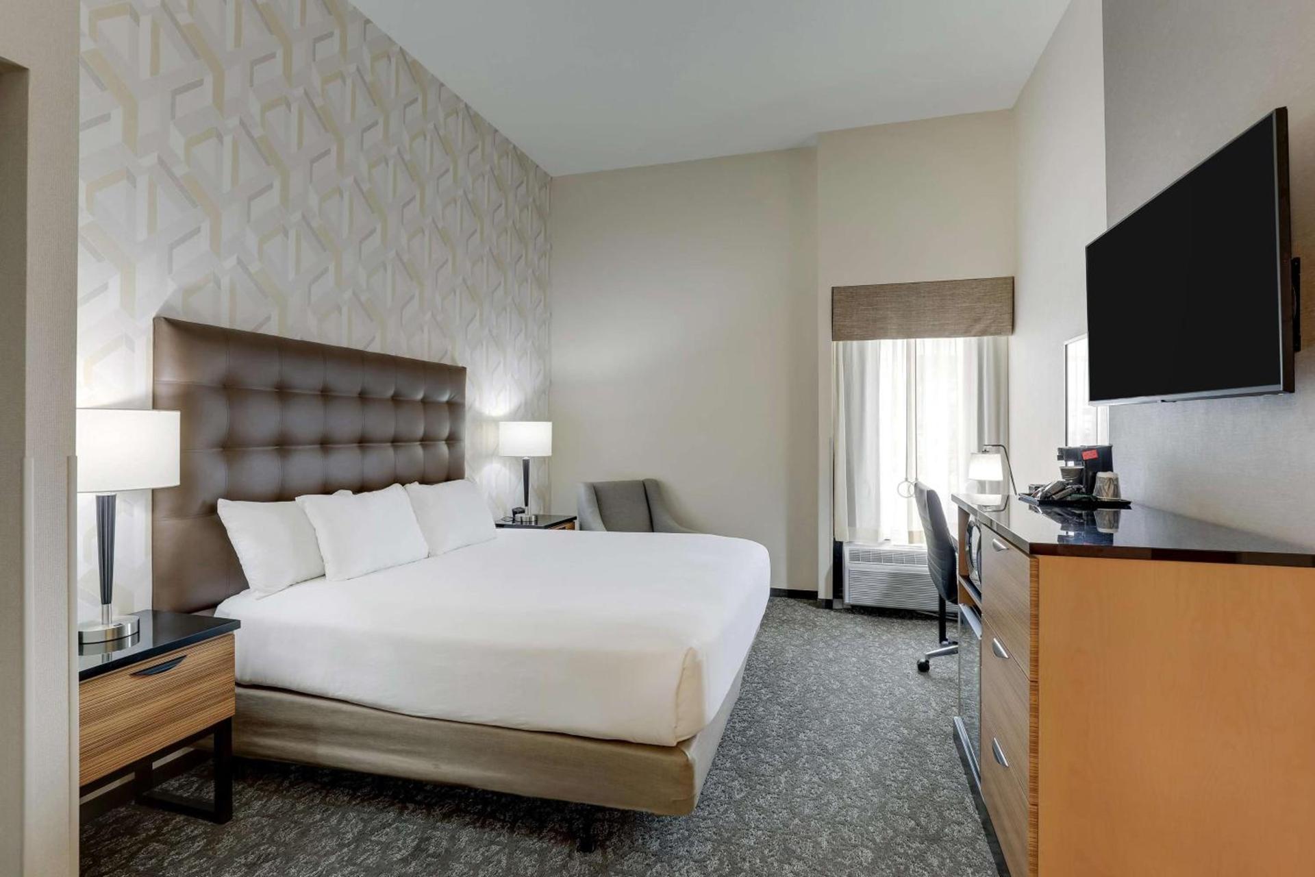 Drury Inn & Suites Birmingham Lakeshore Drive photo 25
