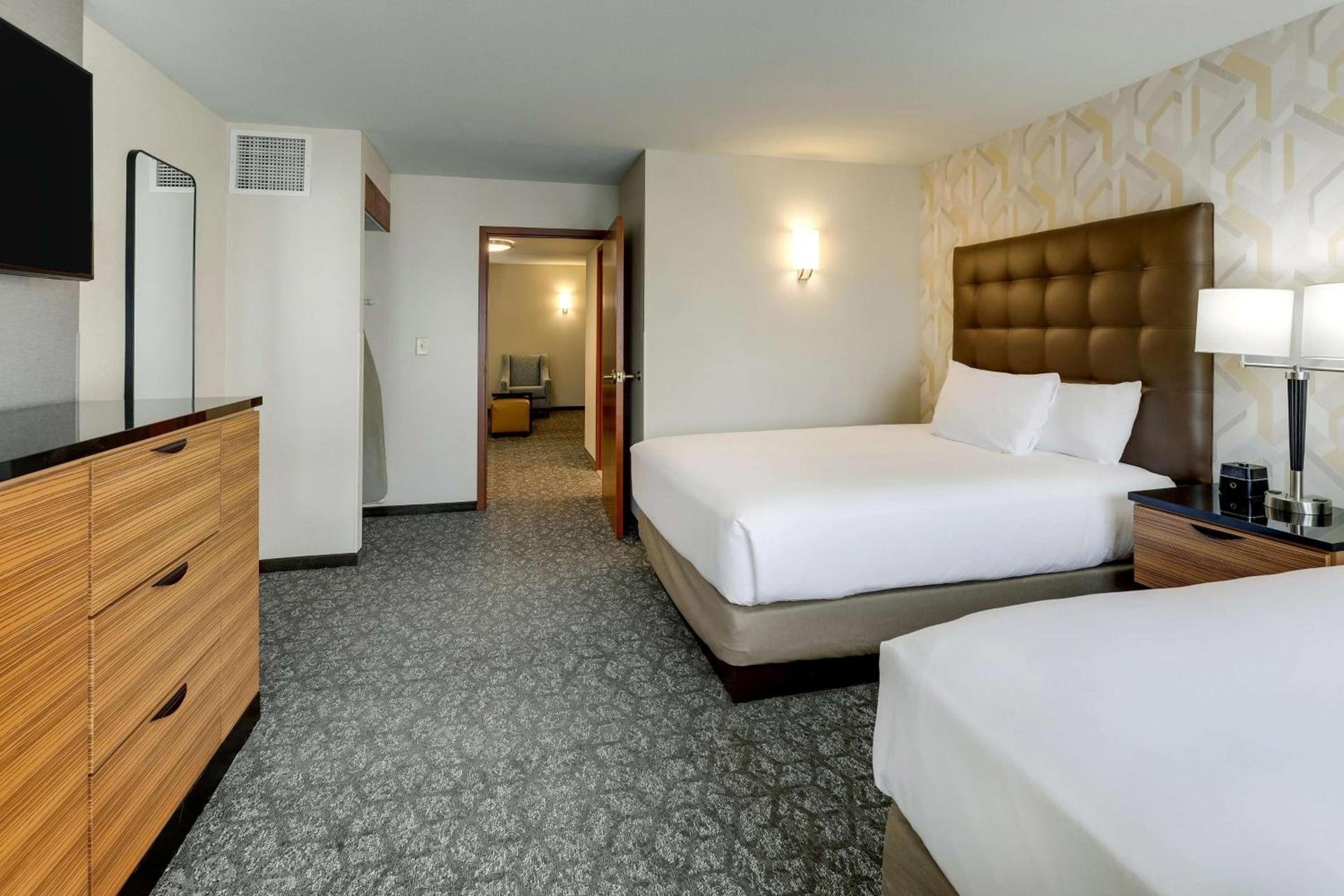 Drury Inn & Suites Birmingham Lakeshore Drive photo 32