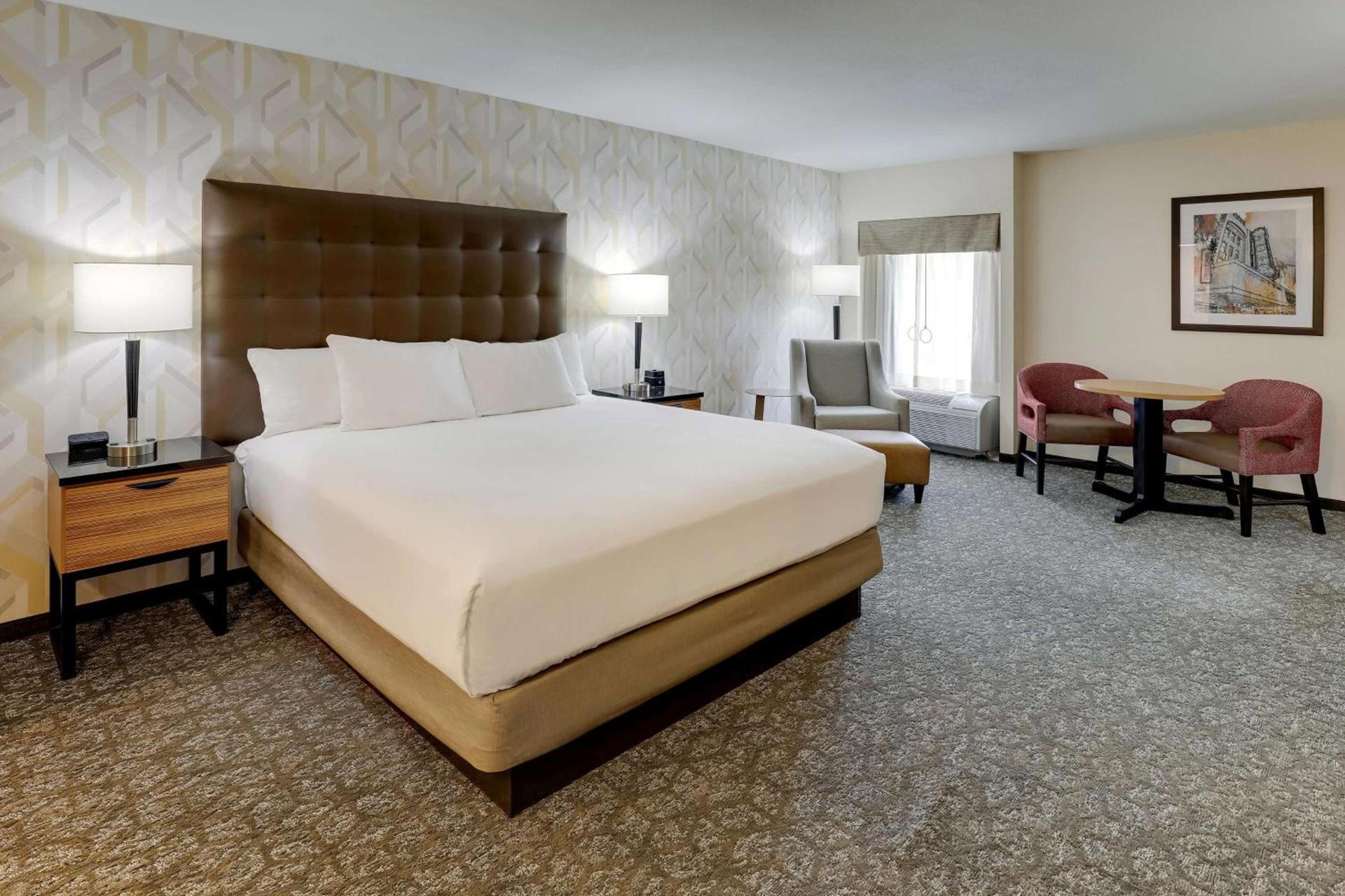 Drury Inn & Suites Birmingham Lakeshore Drive photo 29