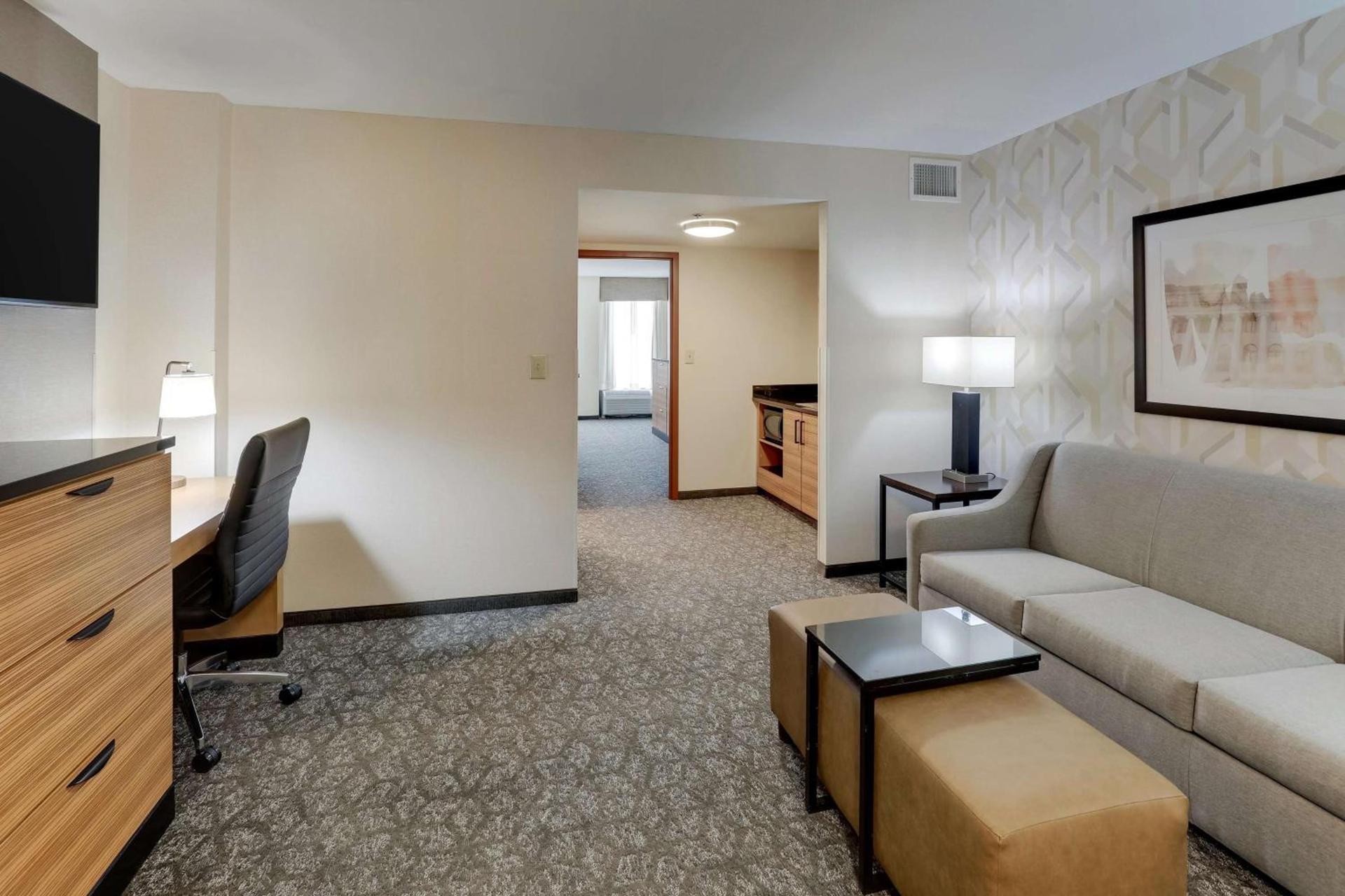 Drury Inn & Suites Birmingham Lakeshore Drive photo 33