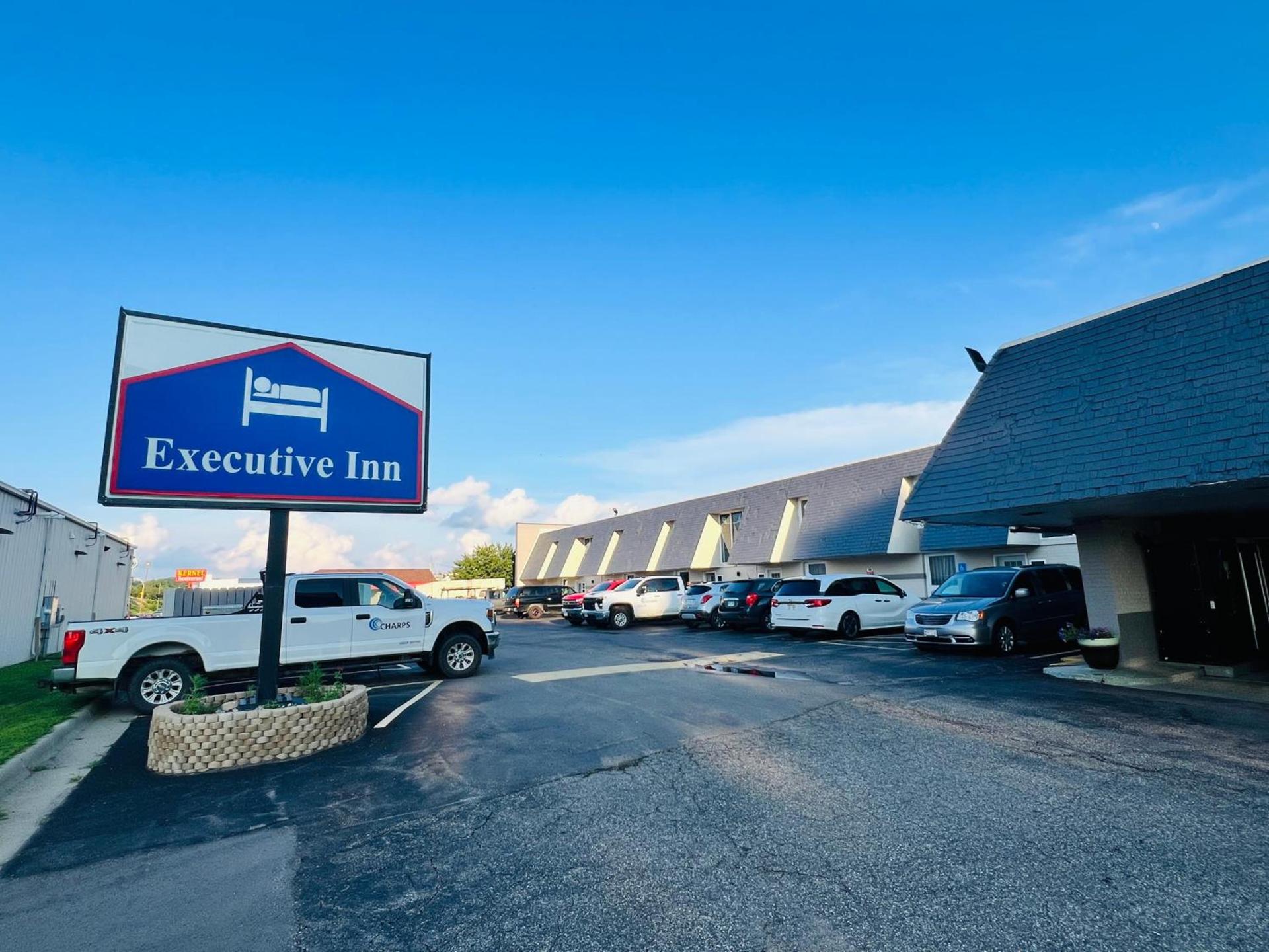 Executive Inn Owatonna Hwy 35 photo 17