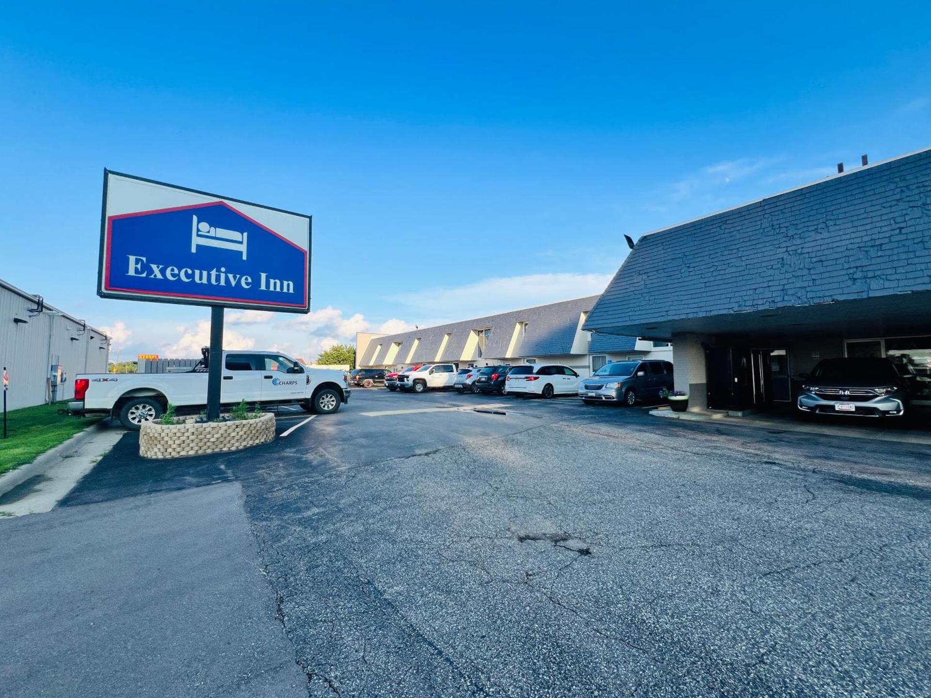 Executive Inn Owatonna Hwy 35 photo 31