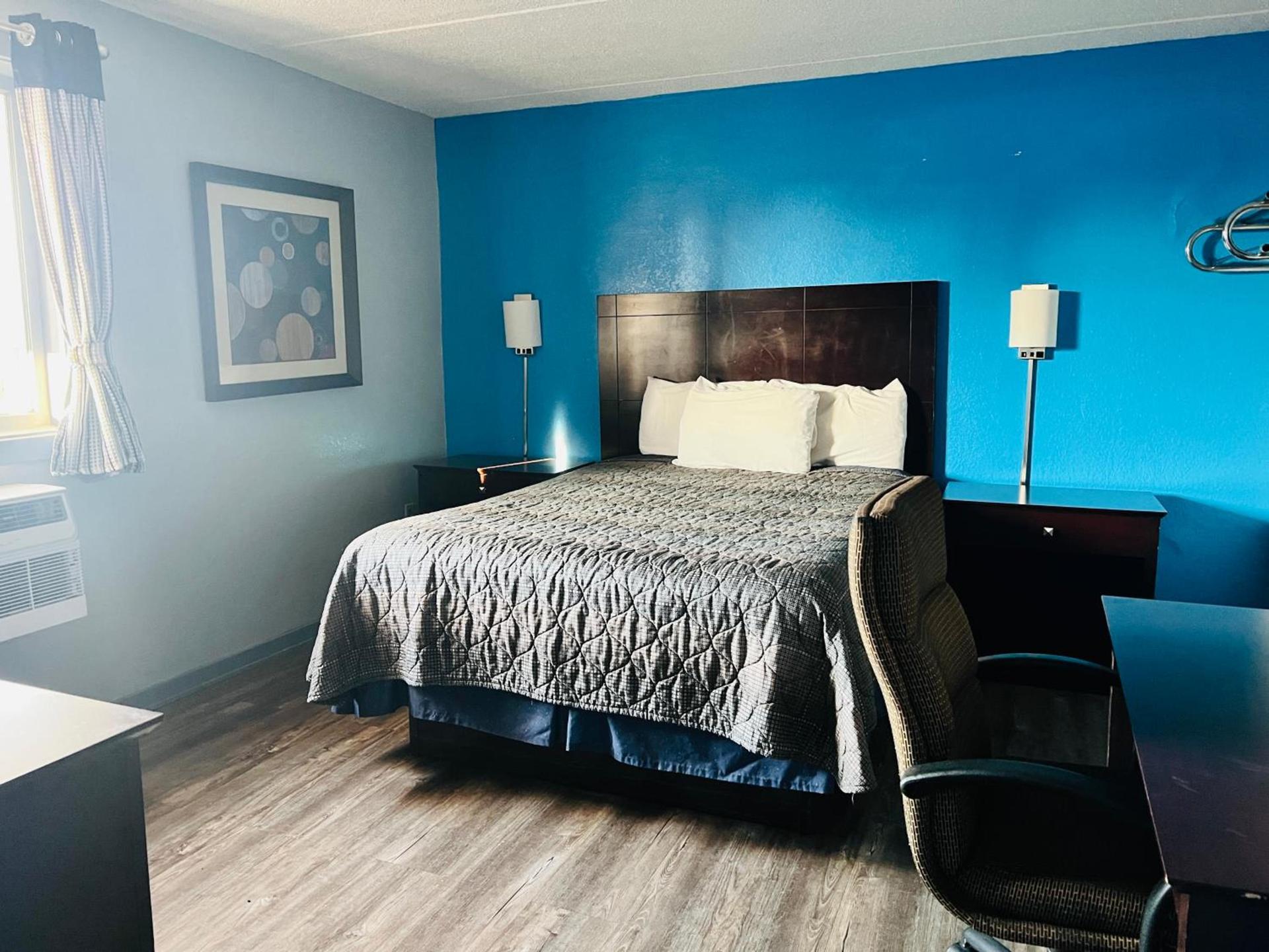 Executive Inn Owatonna Hwy 35 photo 48