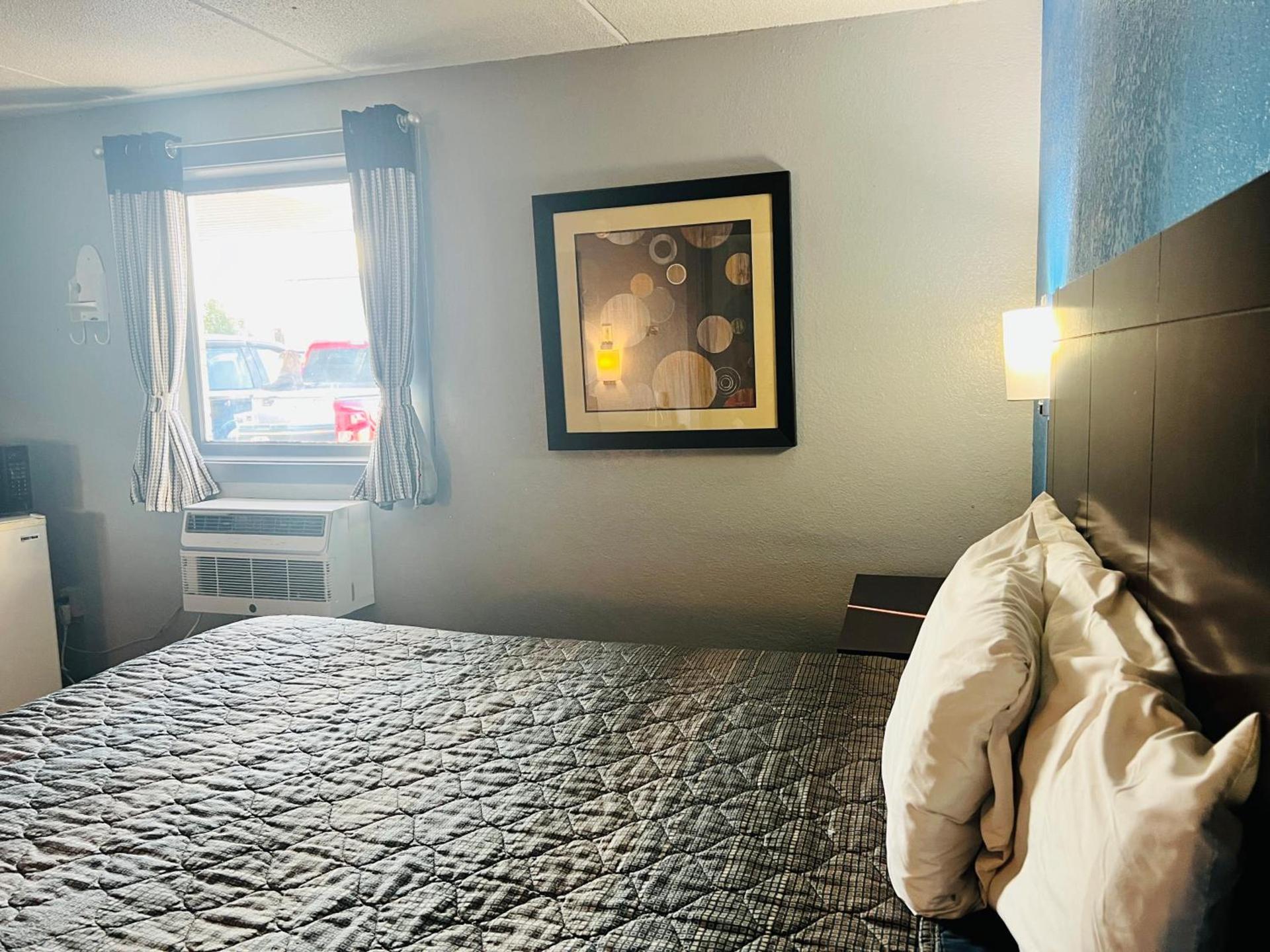 Executive Inn Owatonna Hwy 35 photo 60