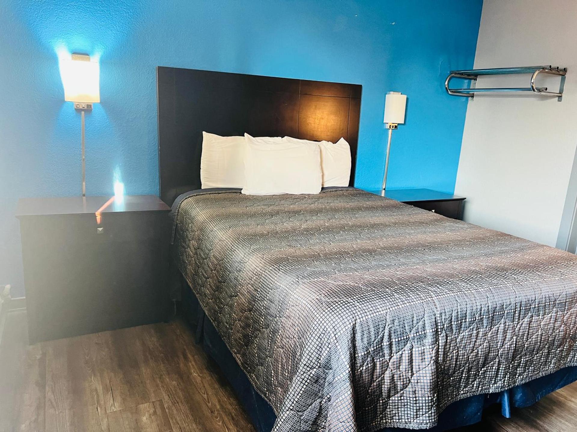 Executive Inn Owatonna Hwy 35 photo 59