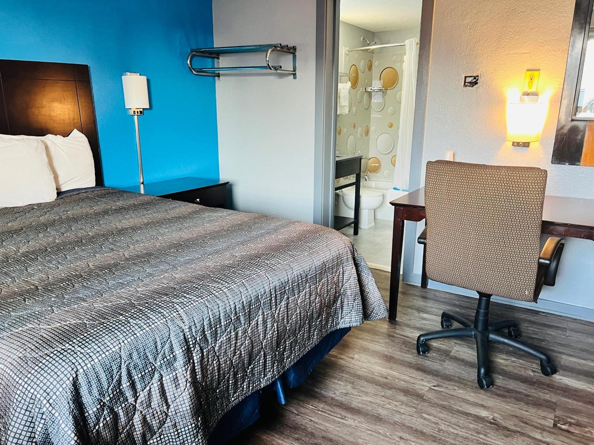 Executive Inn Owatonna Hwy 35 photo 63