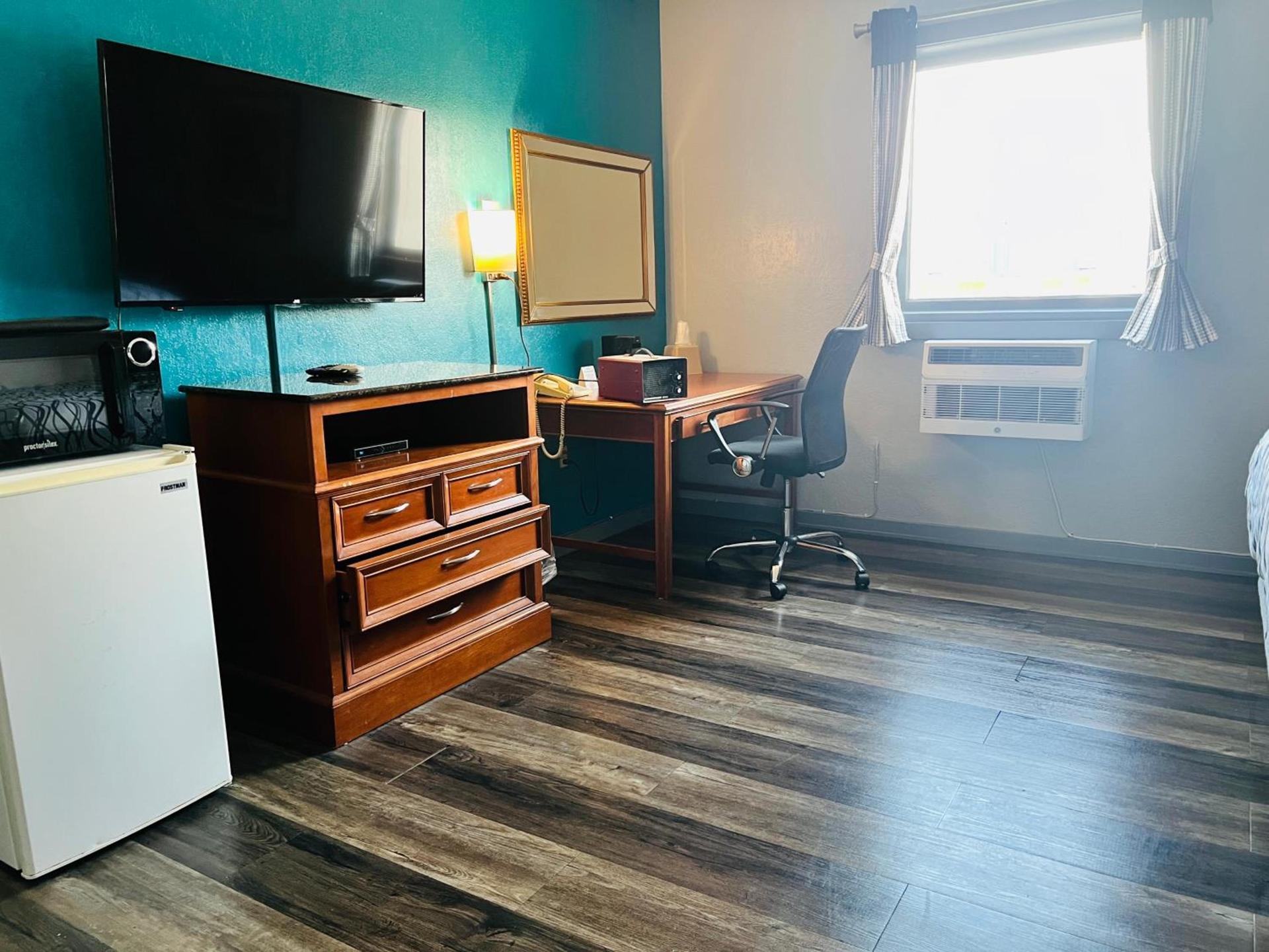 Executive Inn Owatonna Hwy 35 photo 75