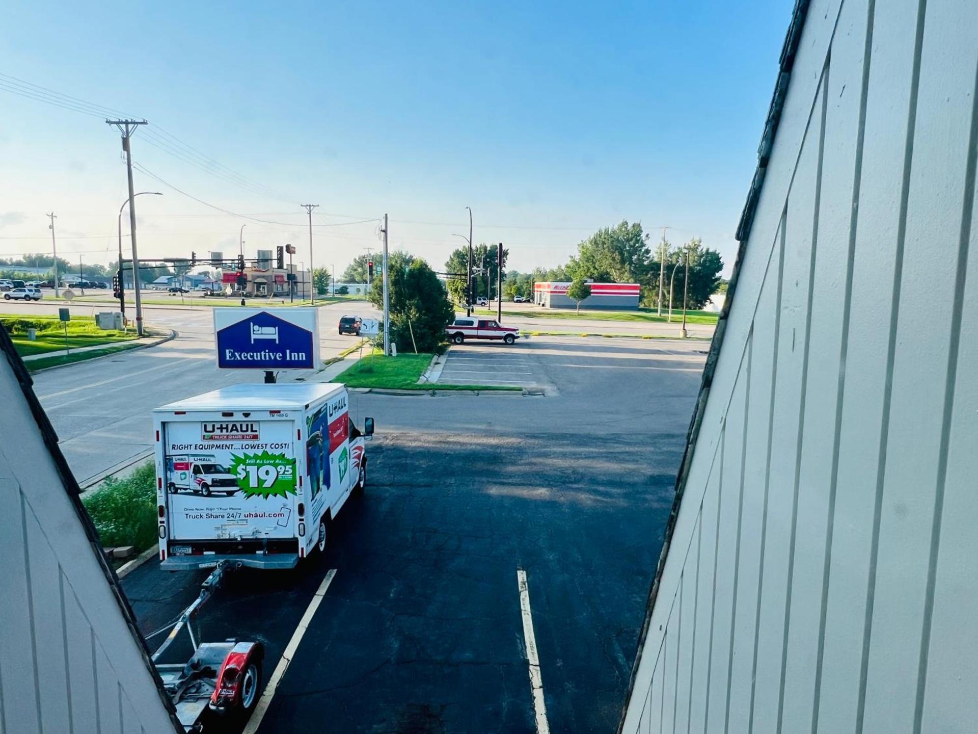 Executive Inn Owatonna Hwy 35 photo 89
