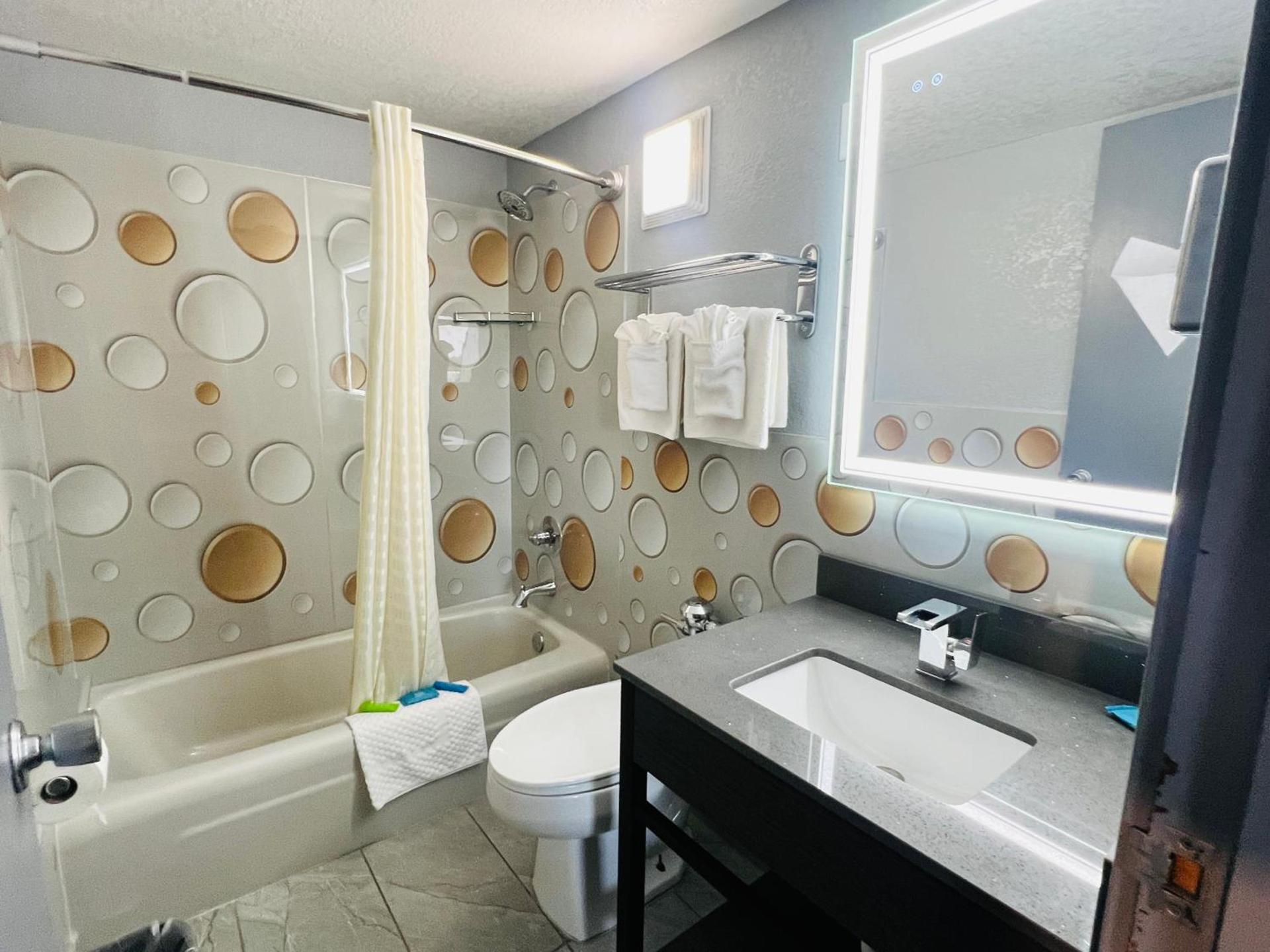 Executive Inn Owatonna Hwy 35 photo 85