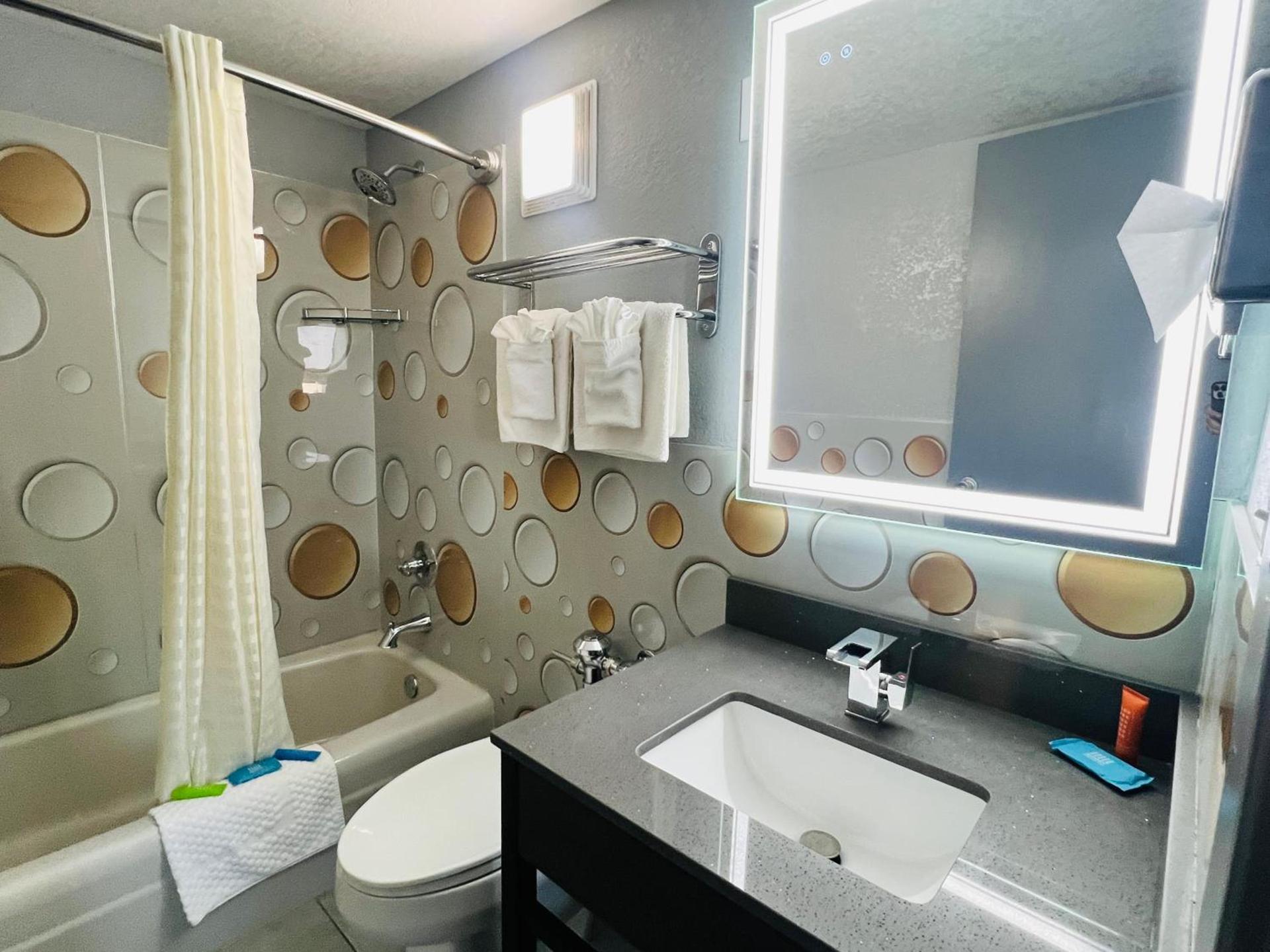 Executive Inn Owatonna Hwy 35 photo 81