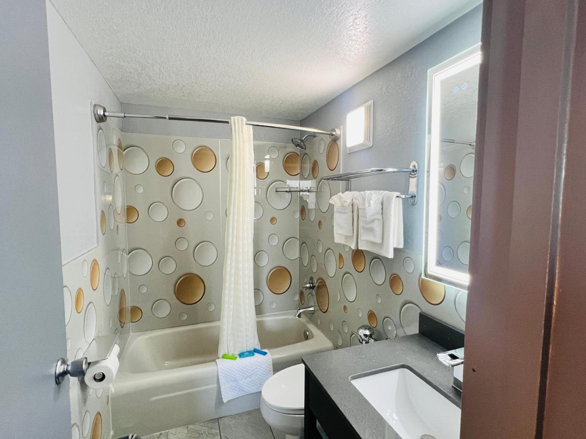Executive Inn Owatonna Hwy 35 photo 84