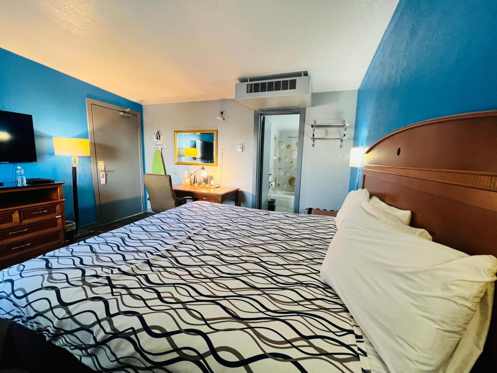 Executive Inn Owatonna Hwy 35 photo 90