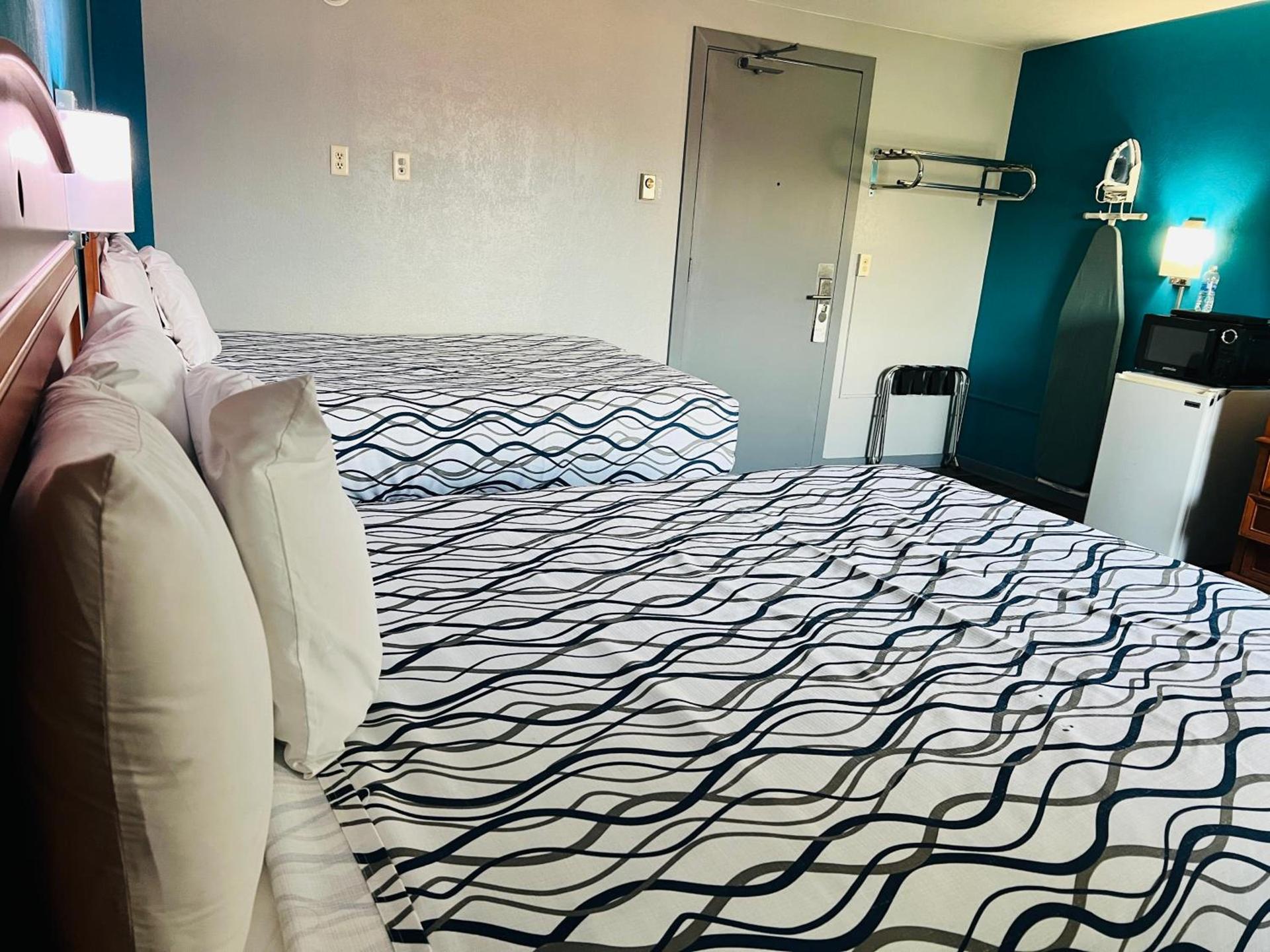 Executive Inn Owatonna Hwy 35 photo 94