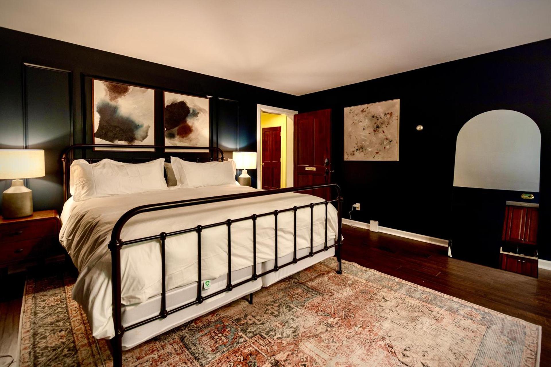 The Harlow House photo 26